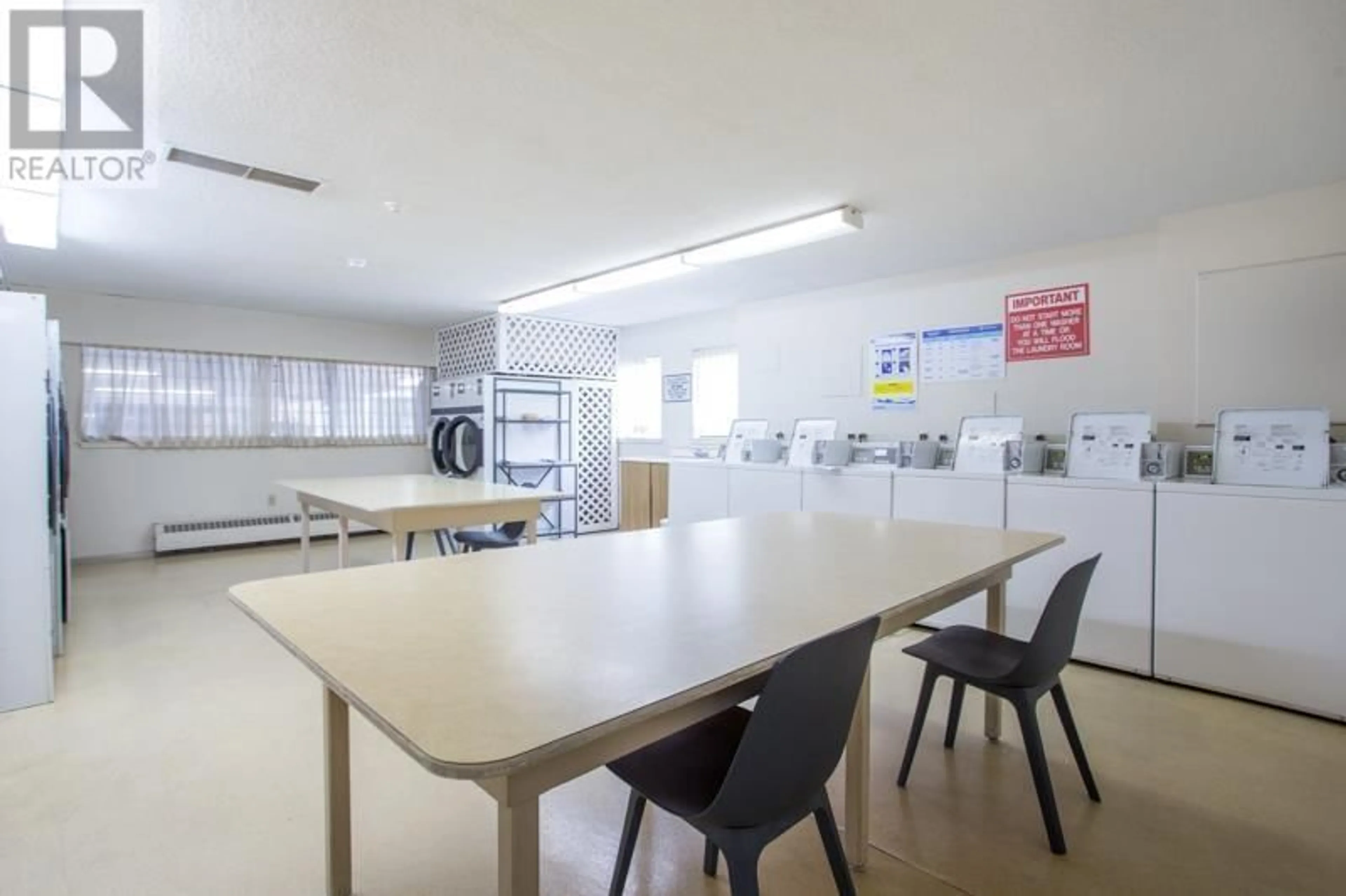 Kitchen with laundary machines, unknown for 1010 - 6651 MINORU BOULEVARD, Richmond British Columbia V6Y1Z2