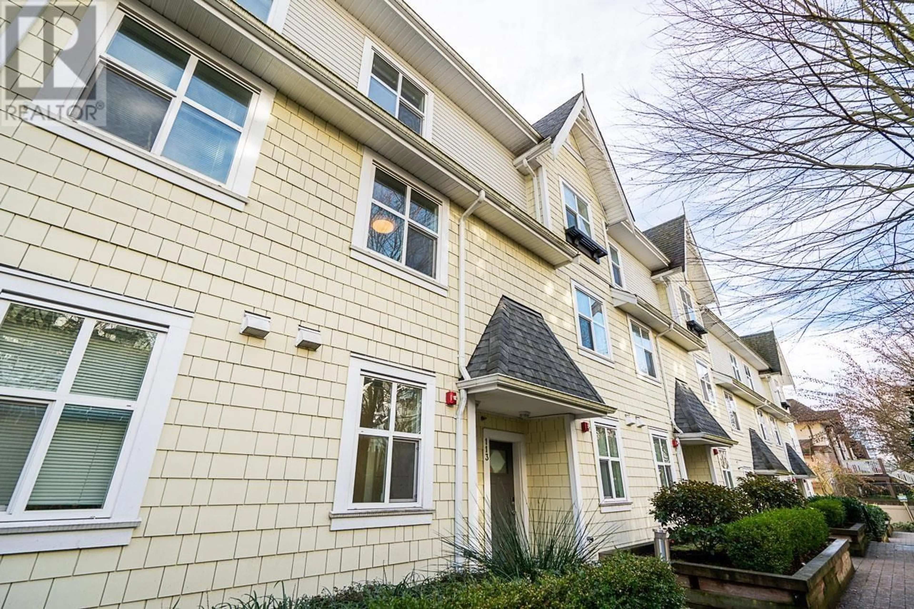 Unknown for 112 - 7250 18TH AVENUE, Burnaby British Columbia V3N1H3
