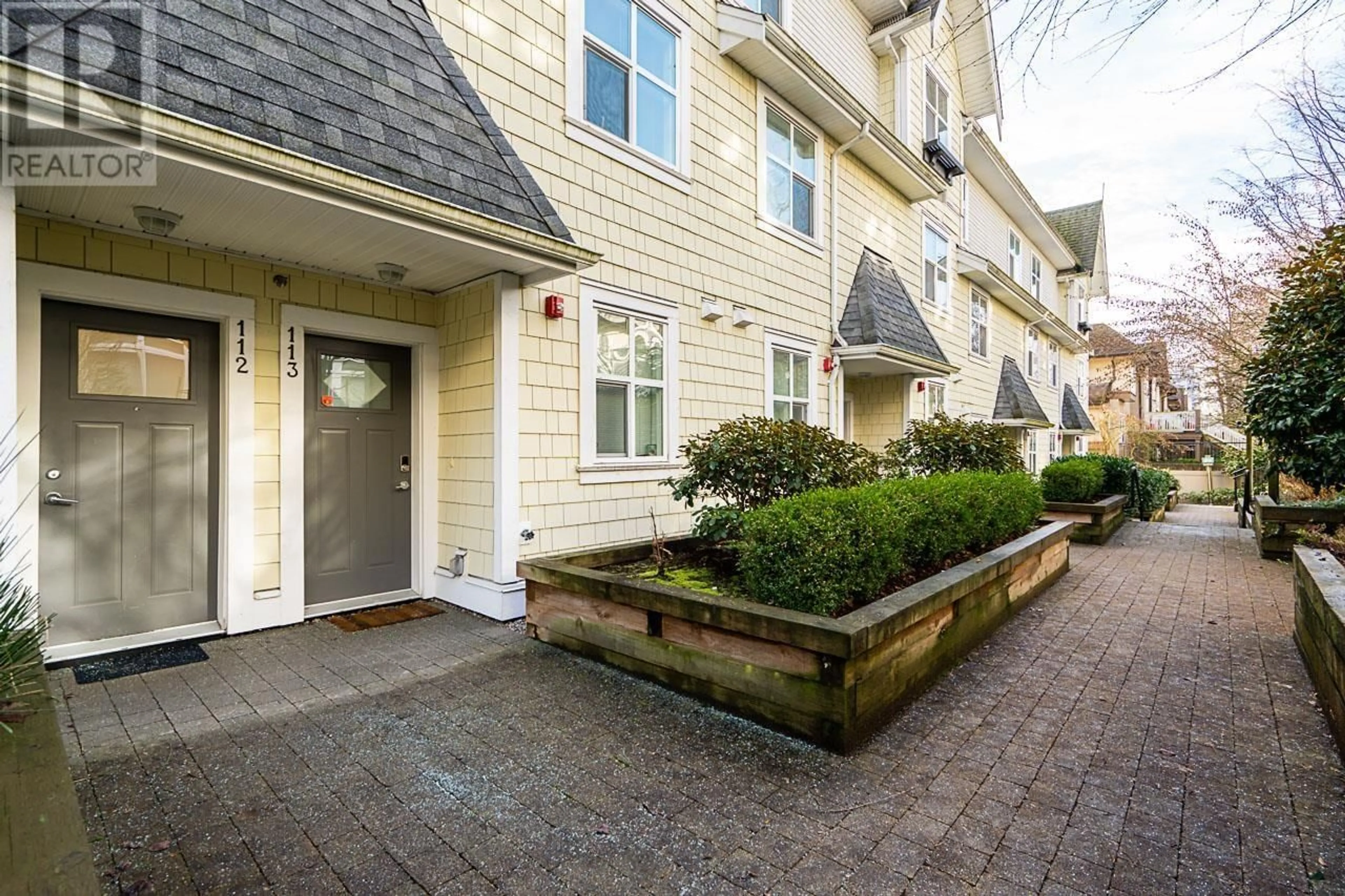 Patio, street for 112 - 7250 18TH AVENUE, Burnaby British Columbia V3N1H3
