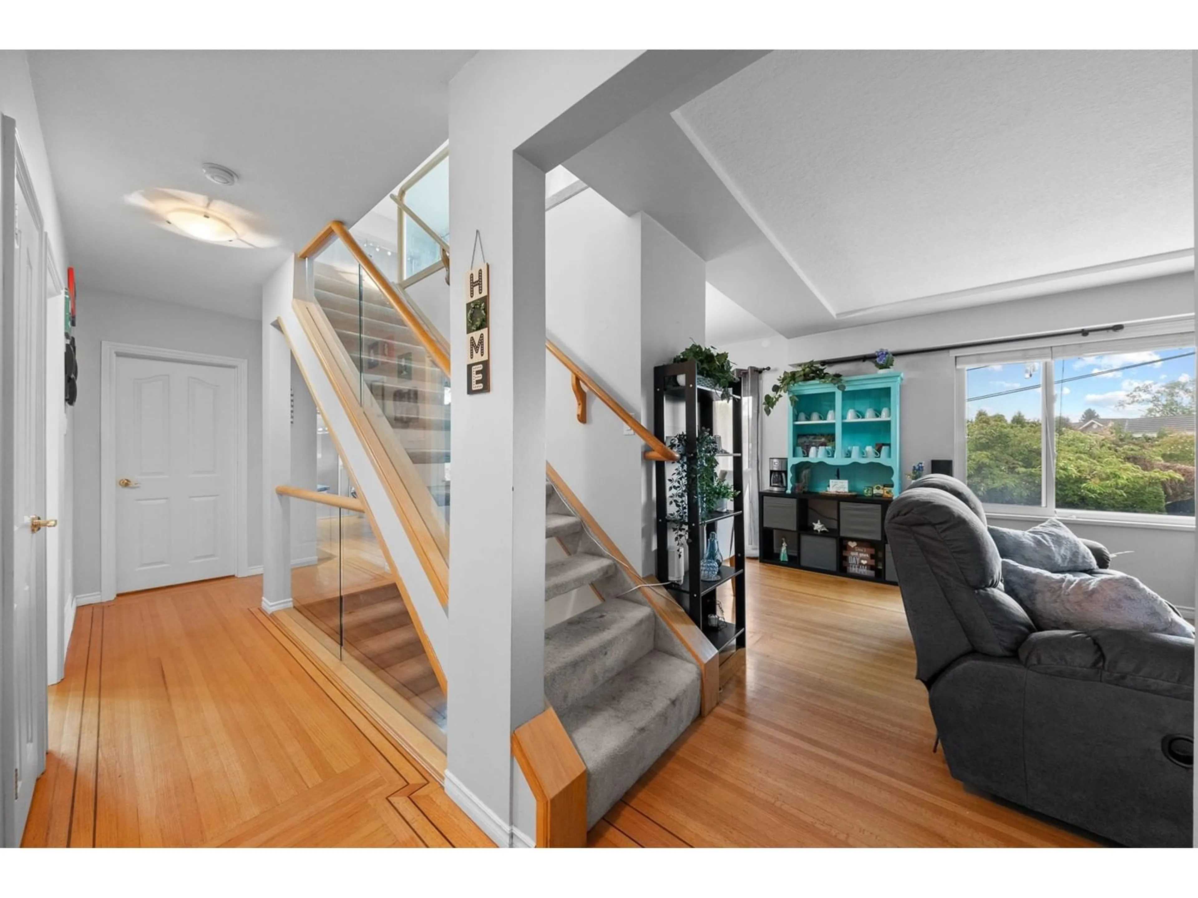Unknown for 14424 MANN PARK, White Rock British Columbia V4B3A8