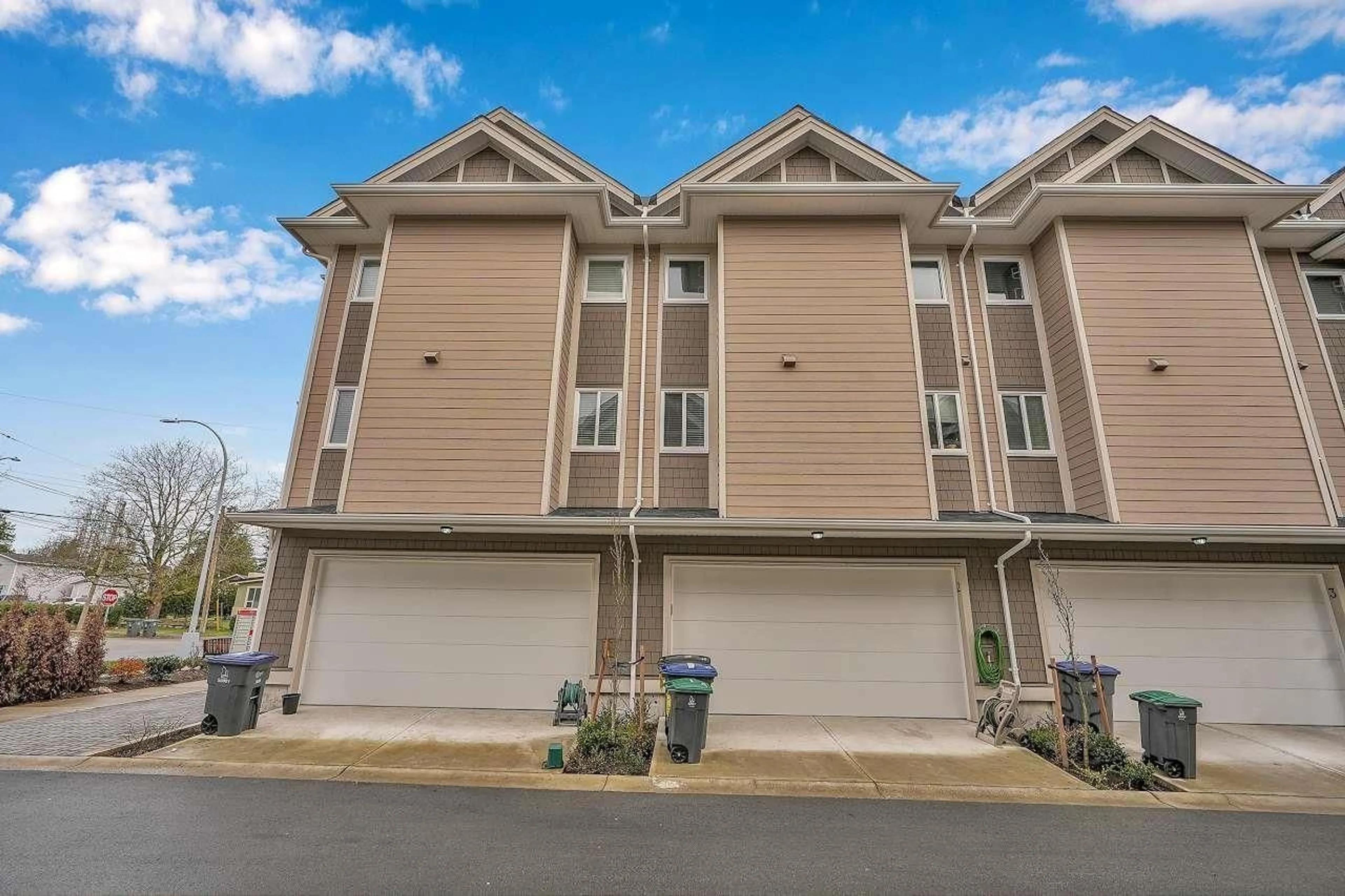Home with vinyl exterior material, street for 2 - 5780 174, Surrey British Columbia V3S7K3