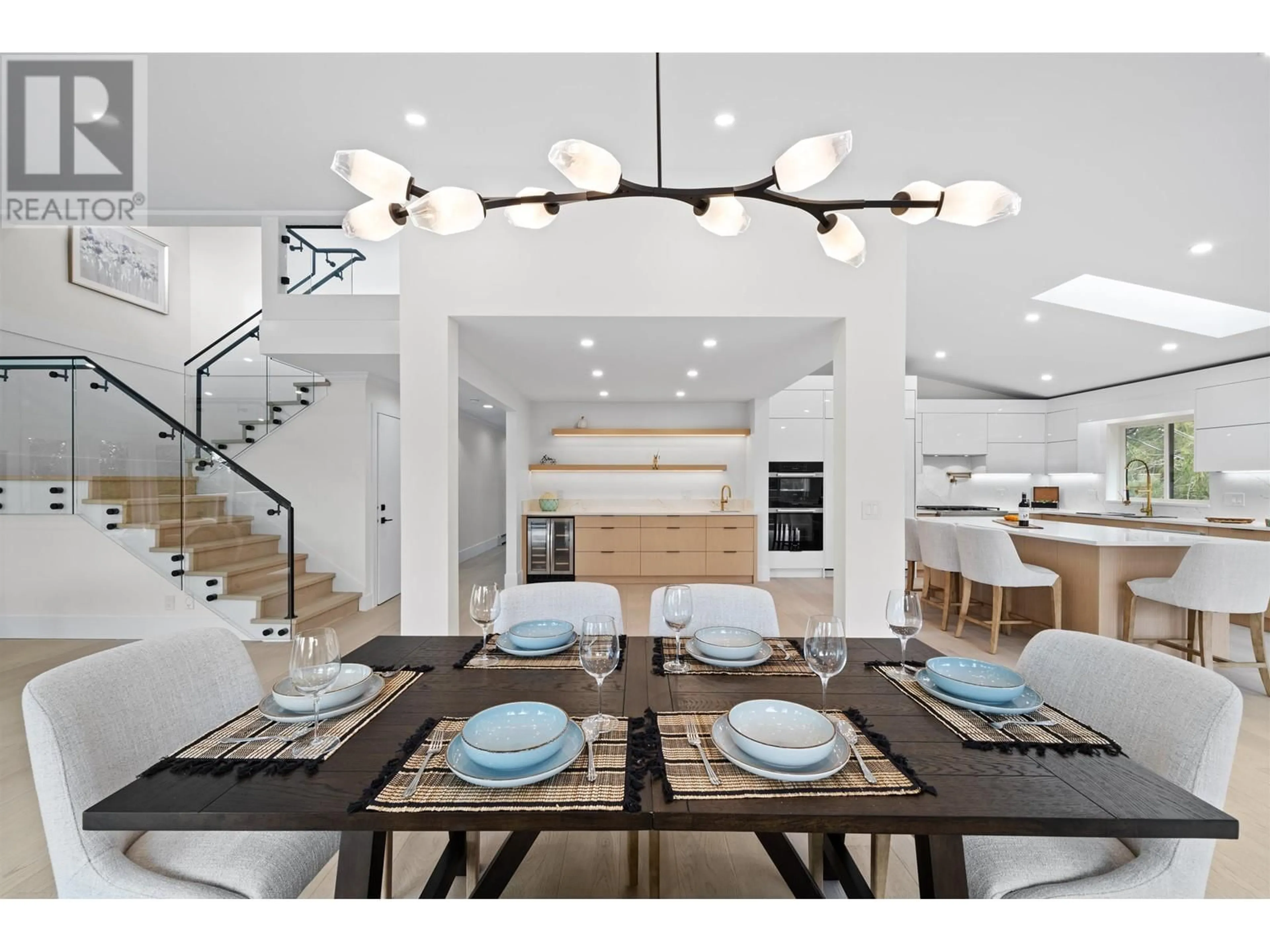 Open concept kitchen, unknown for 6230 SUMMIT AVENUE, West Vancouver British Columbia V7W1Y2