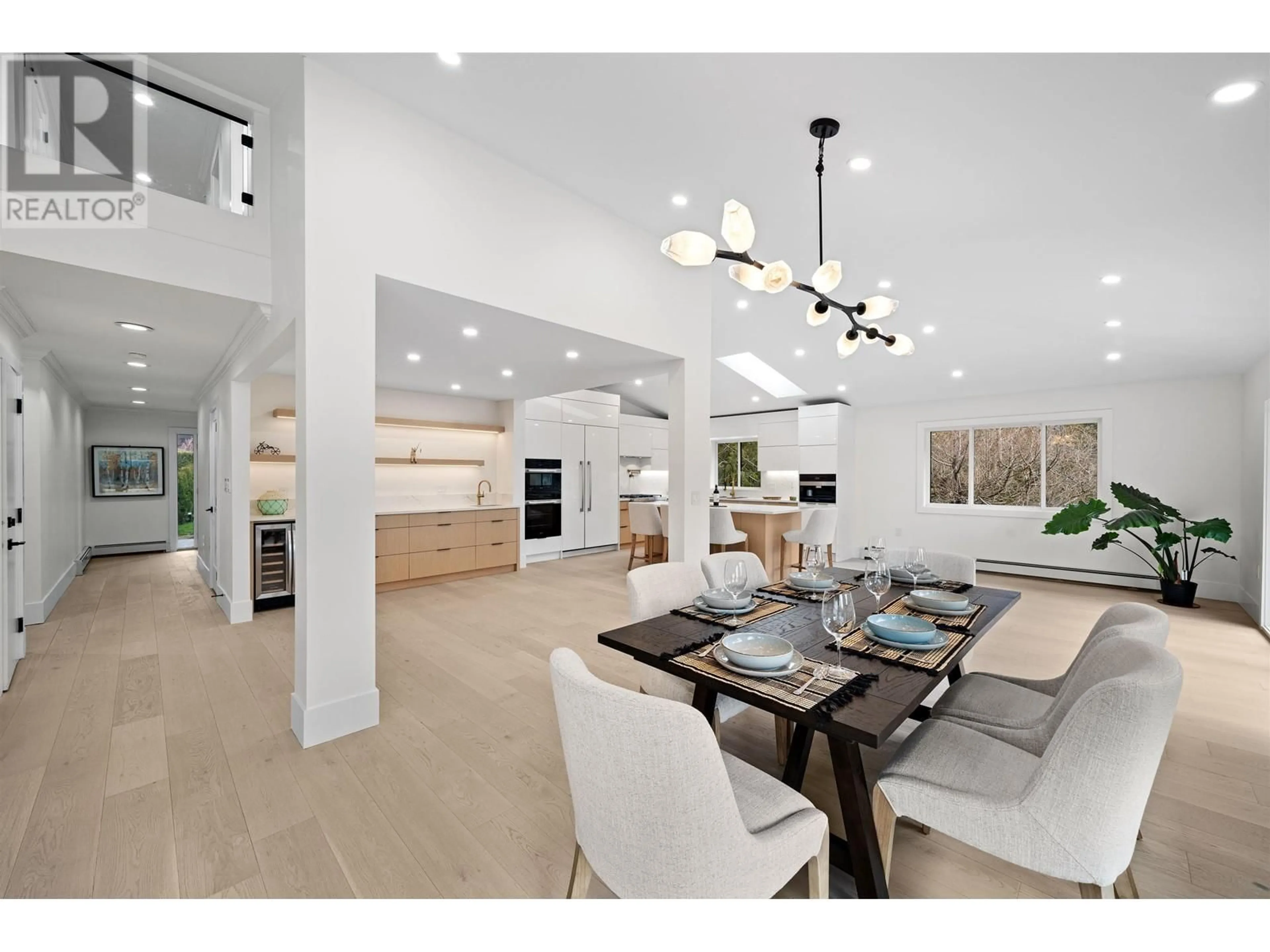 Open concept kitchen, unknown for 6230 SUMMIT AVENUE, West Vancouver British Columbia V7W1Y2