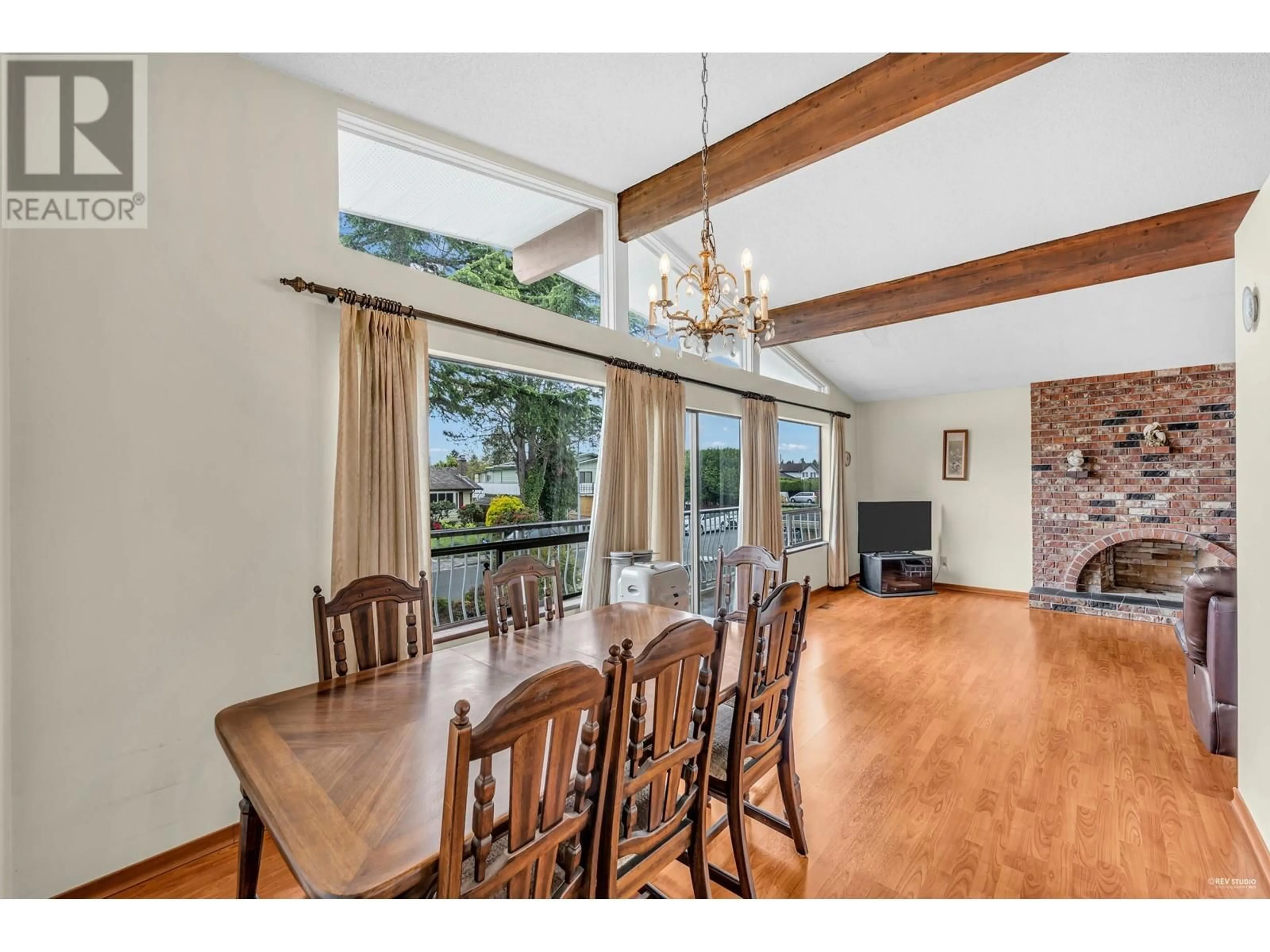 Dining room, wood/laminate floor for 10671 ANAHIM DRIVE, Richmond British Columbia V7A3C6