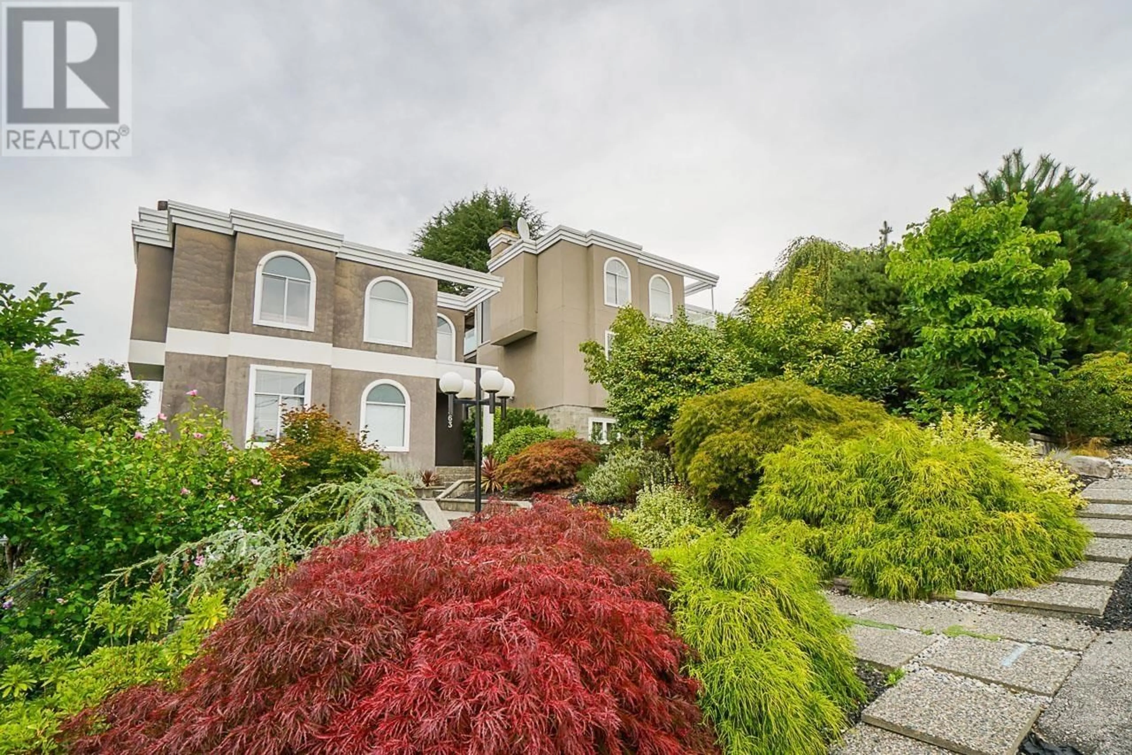 A pic from outside/outdoor area/front of a property/back of a property/a pic from drone, unknown for 4863 CAMBRIDGE STREET, Burnaby British Columbia V5C1H9