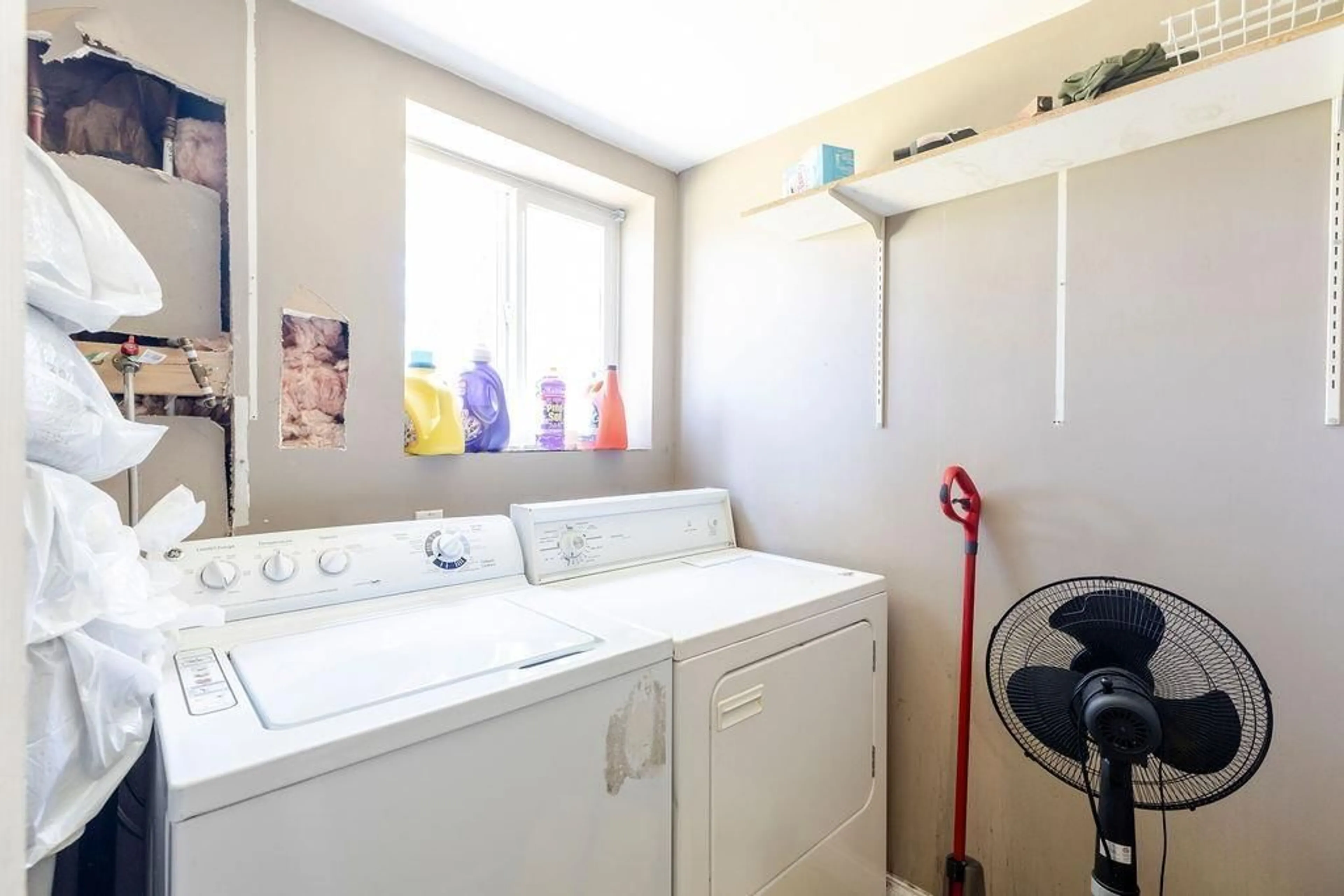 Laundry room for 6968 BISON, Delta British Columbia V4E2C2