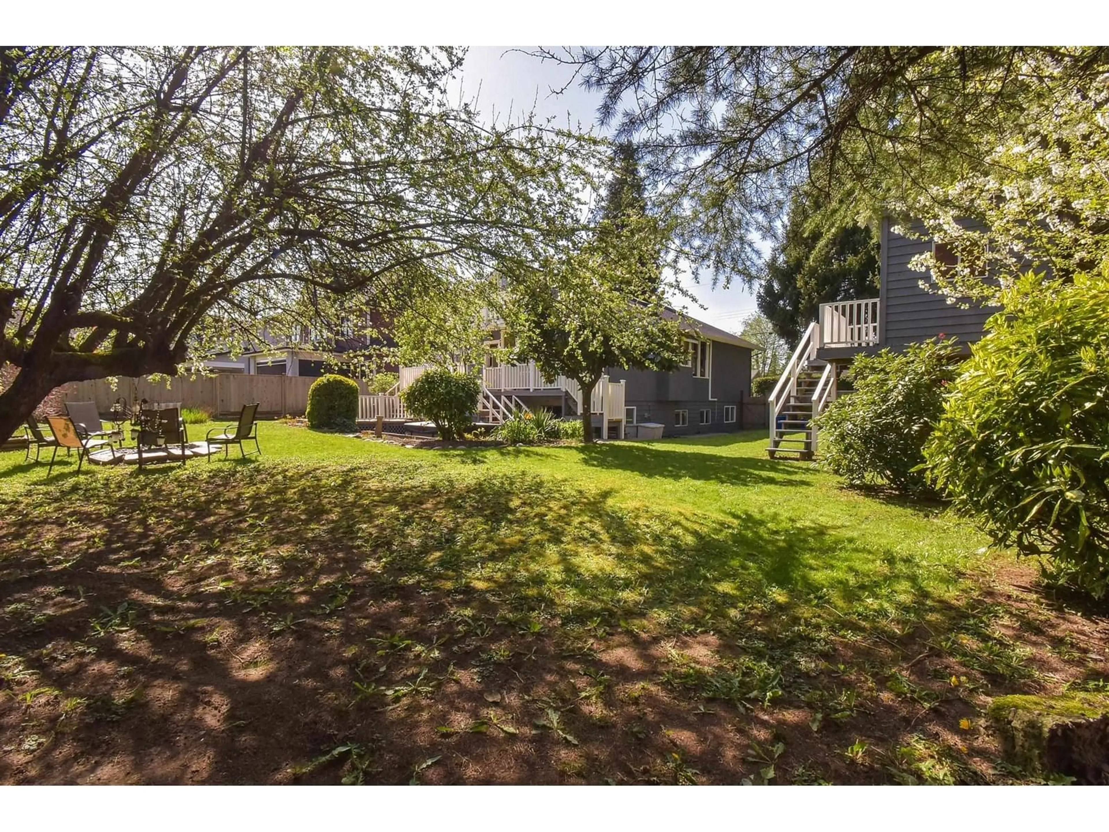 A pic from outside/outdoor area/front of a property/back of a property/a pic from drone, unknown for 9084 NASH, Langley British Columbia V1M2R5