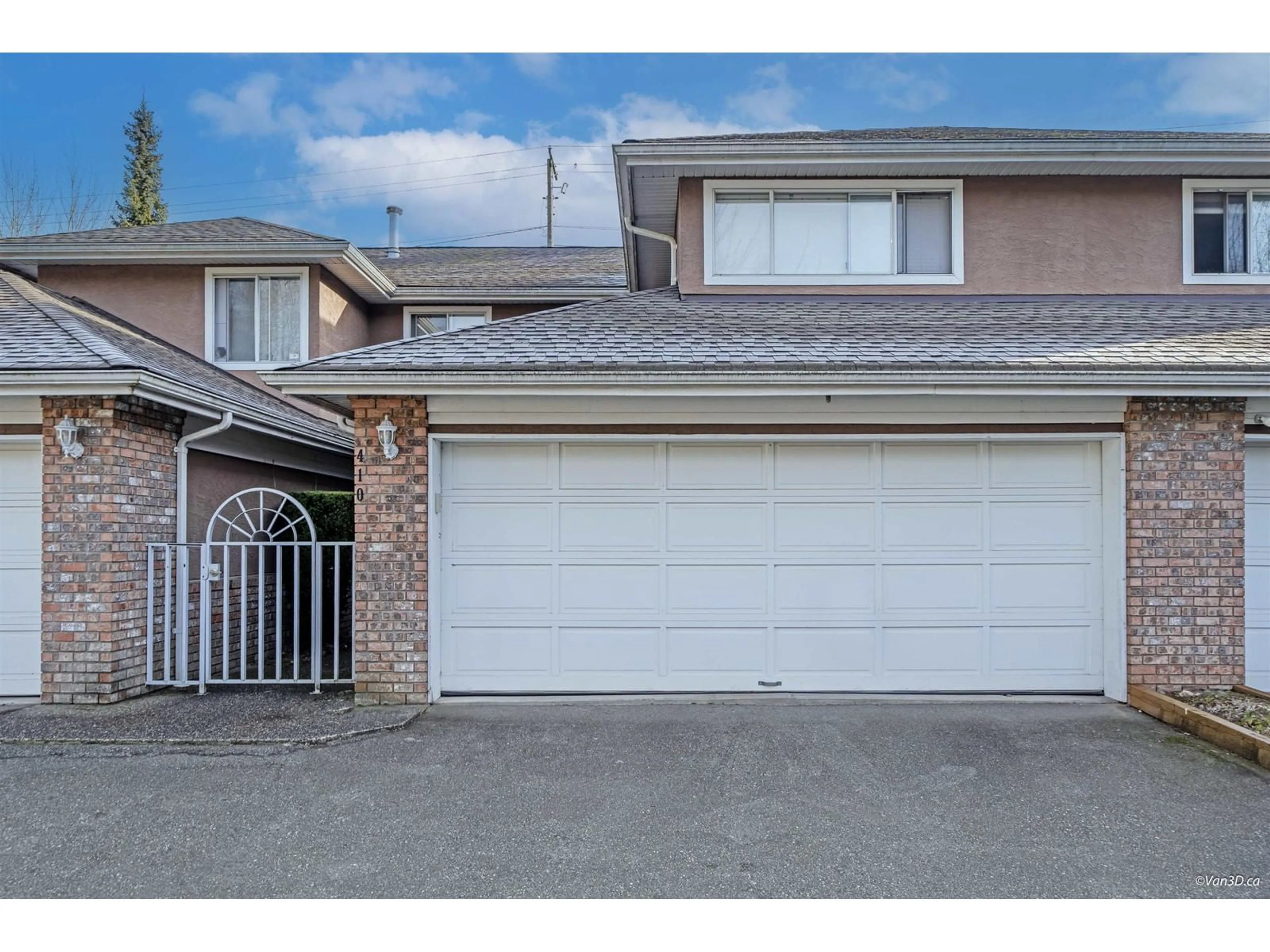 Indoor garage for 410 - 6866 NICHOLSON, Delta British Columbia V4E3M6