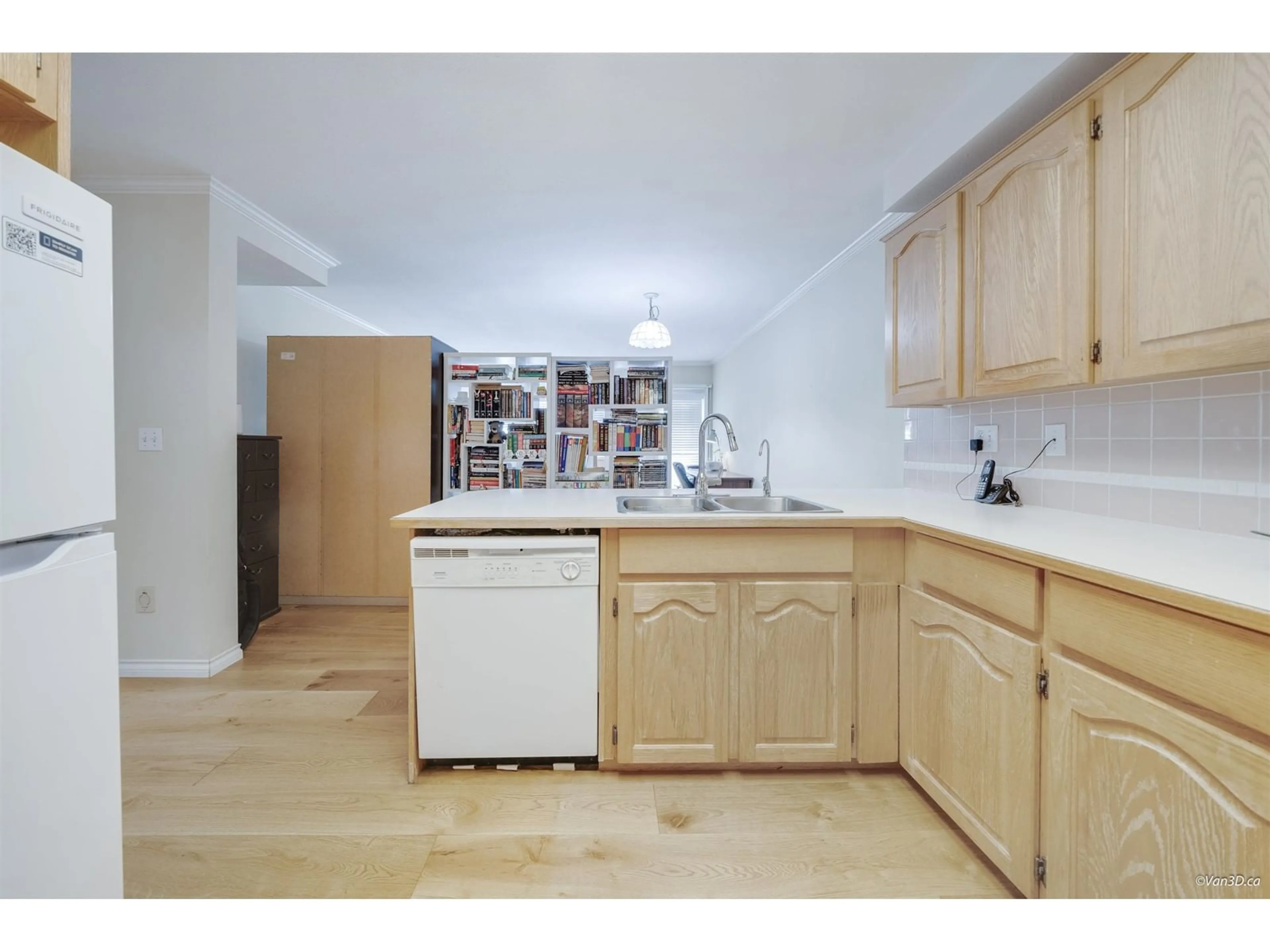 Standard kitchen, unknown for 410 - 6866 NICHOLSON, Delta British Columbia V4E3M6