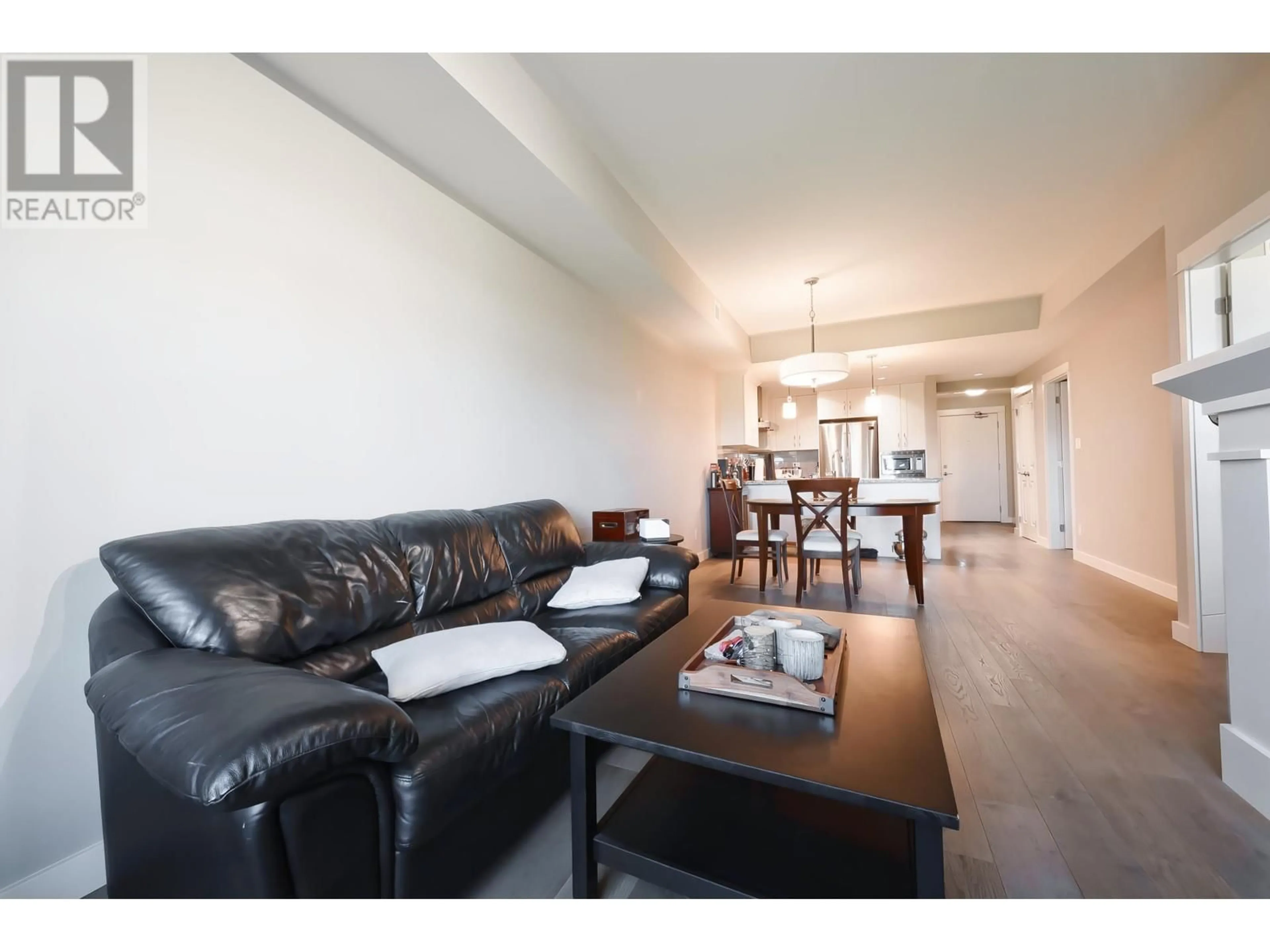 Living room with furniture, unknown for 207 - 4977 SPRINGS BOULEVARD, Tsawwassen British Columbia V4M0C1