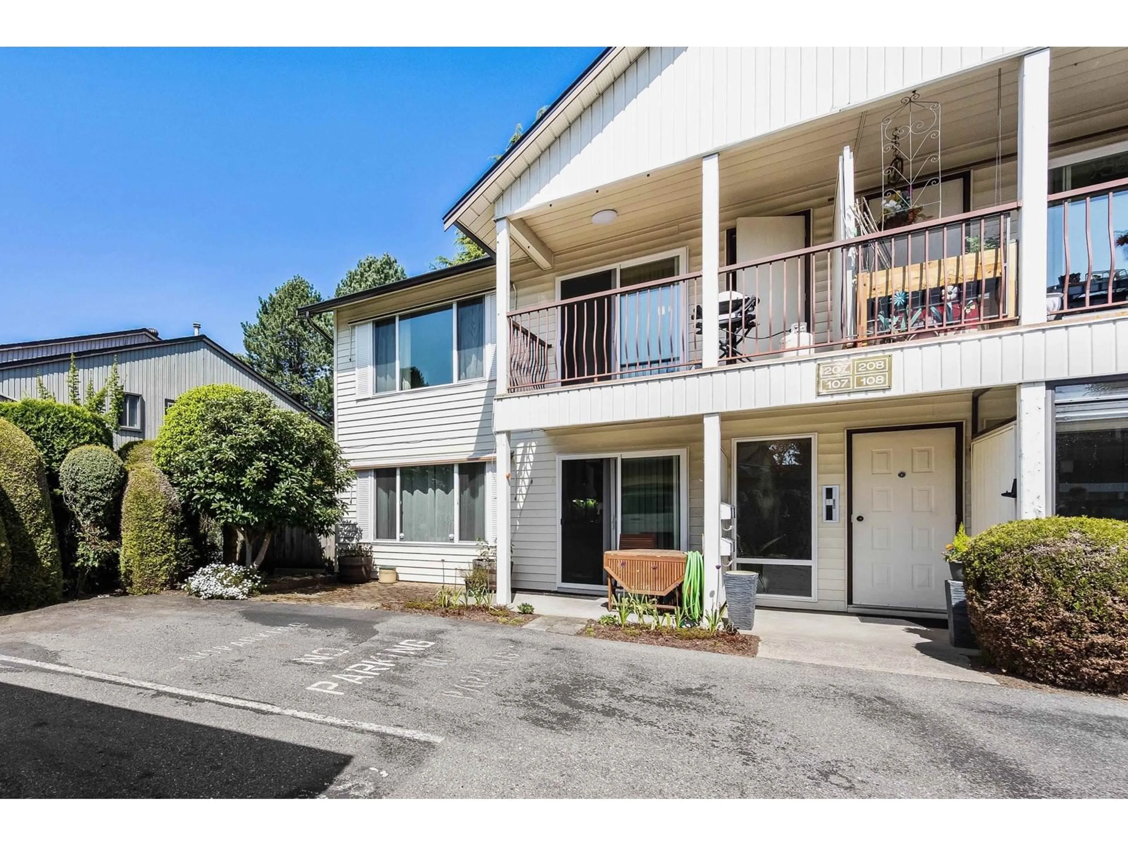 Patio, unknown for 207 - 2853 BOURQUIN WEST, Abbotsford British Columbia V2S6H6