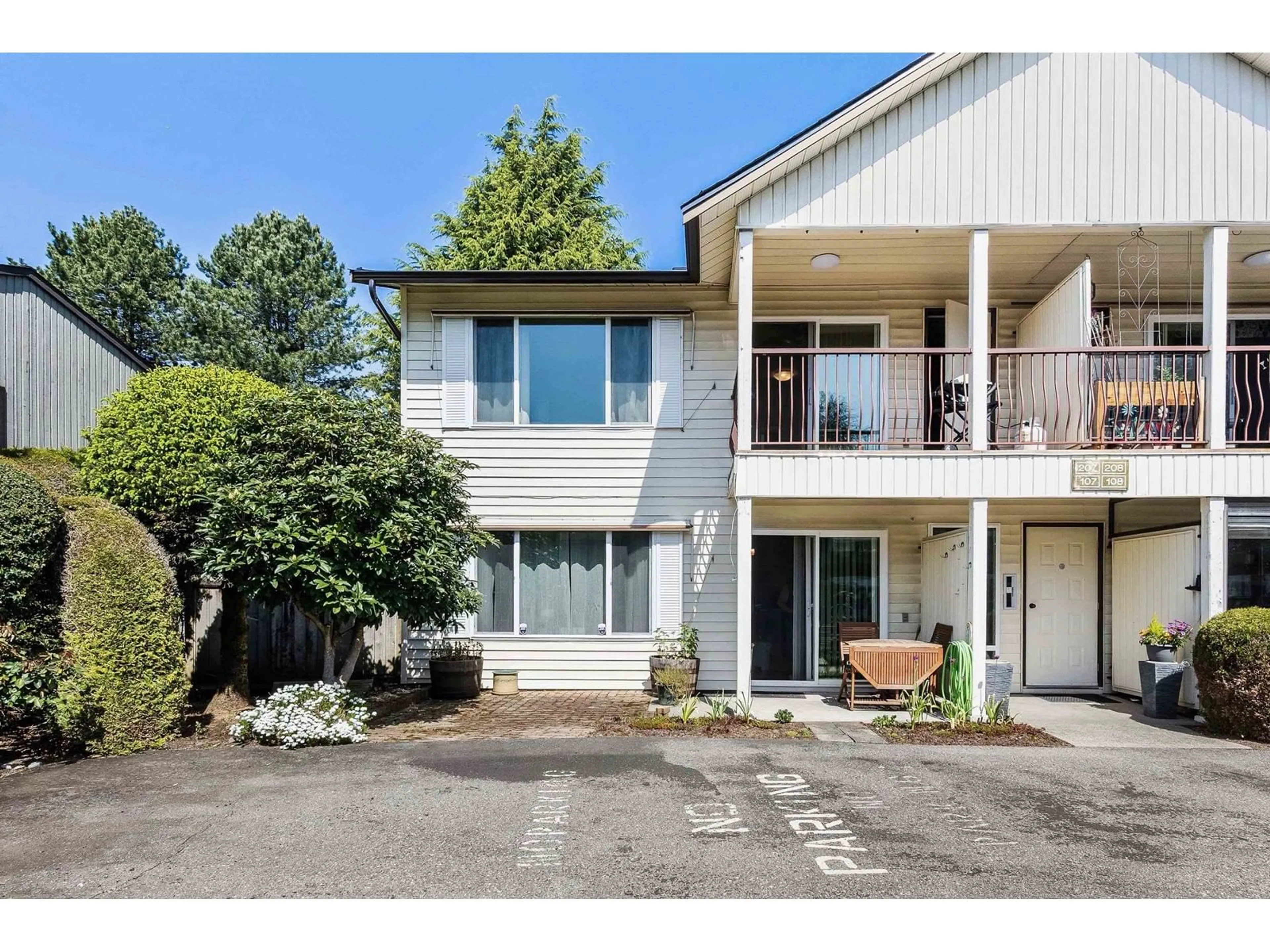 Patio, unknown for 207 - 2853 BOURQUIN WEST, Abbotsford British Columbia V2S6H6