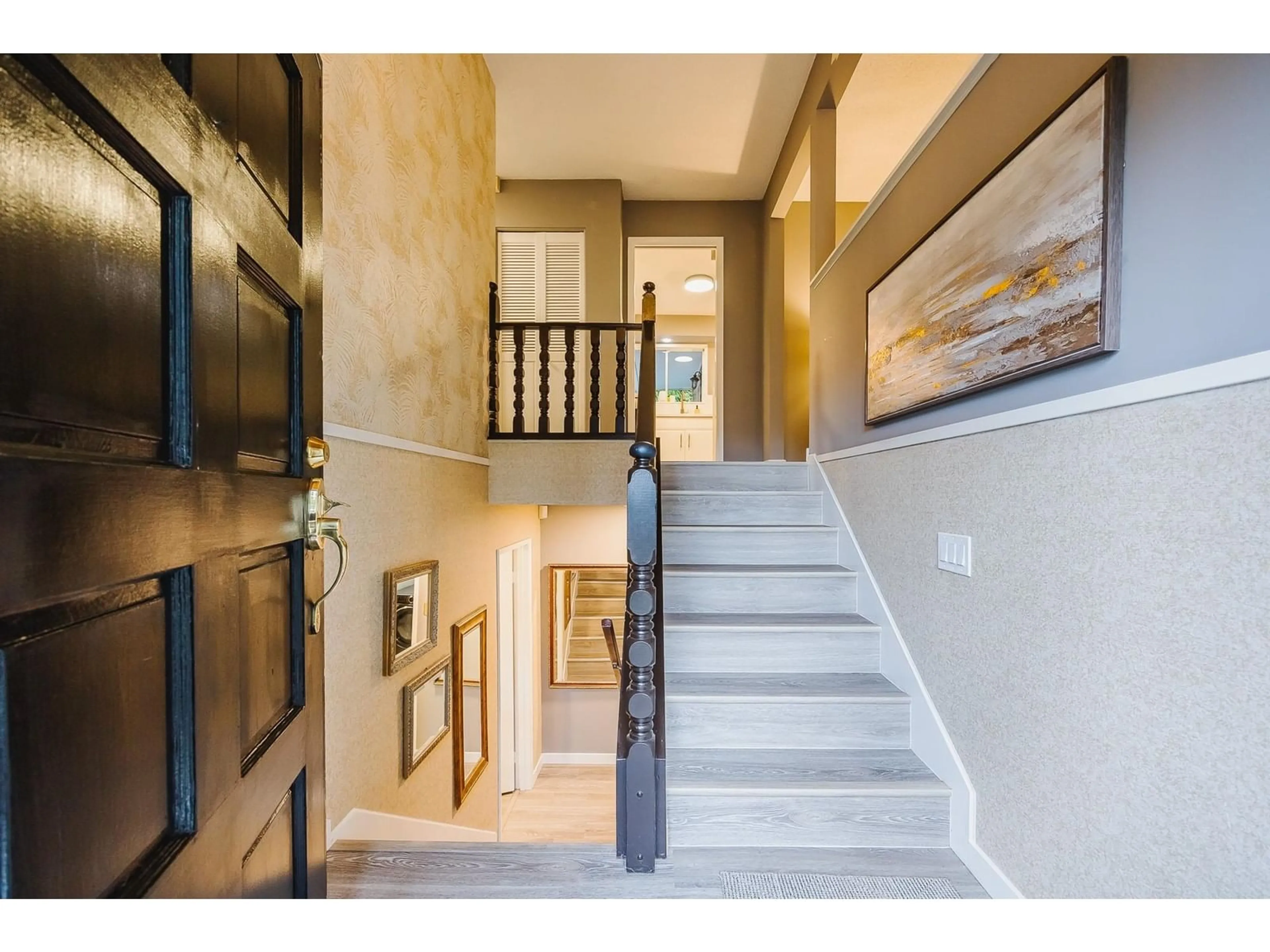 Indoor entryway for 11269 89, Delta British Columbia V4C3G2