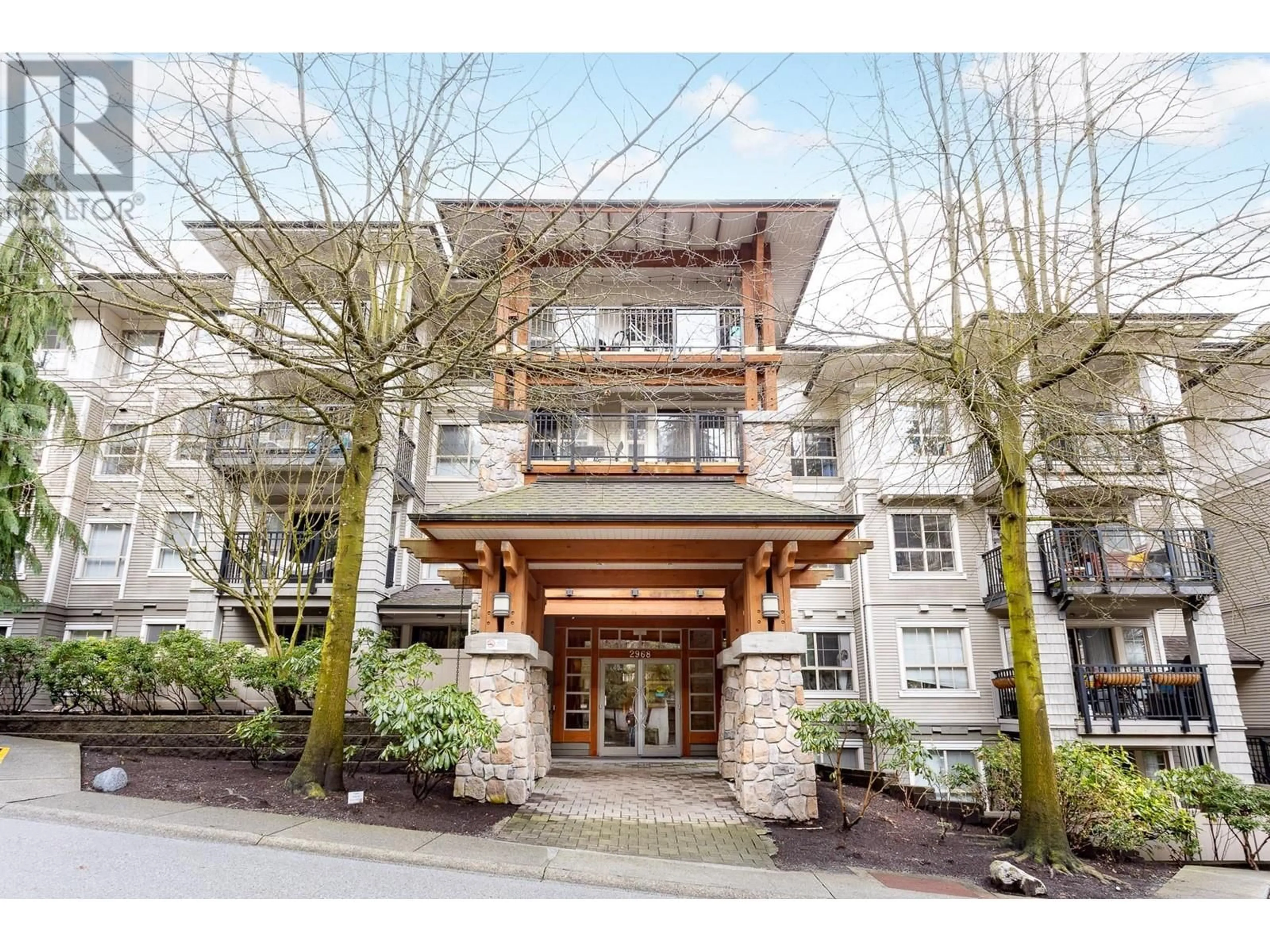 Indoor entryway for 406 - 2968 SILVER SPRINGS BOULEVARD, Coquitlam British Columbia V3E3S2