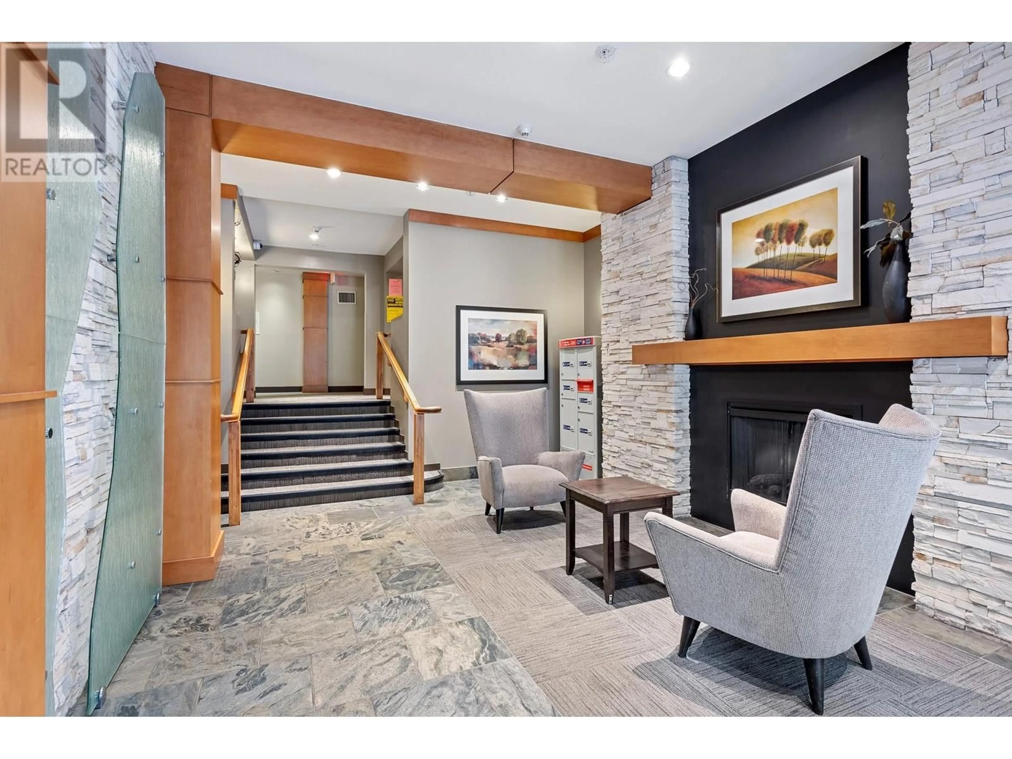 Lobby for 406 - 2968 SILVER SPRINGS BOULEVARD, Coquitlam British Columbia V3E3S2