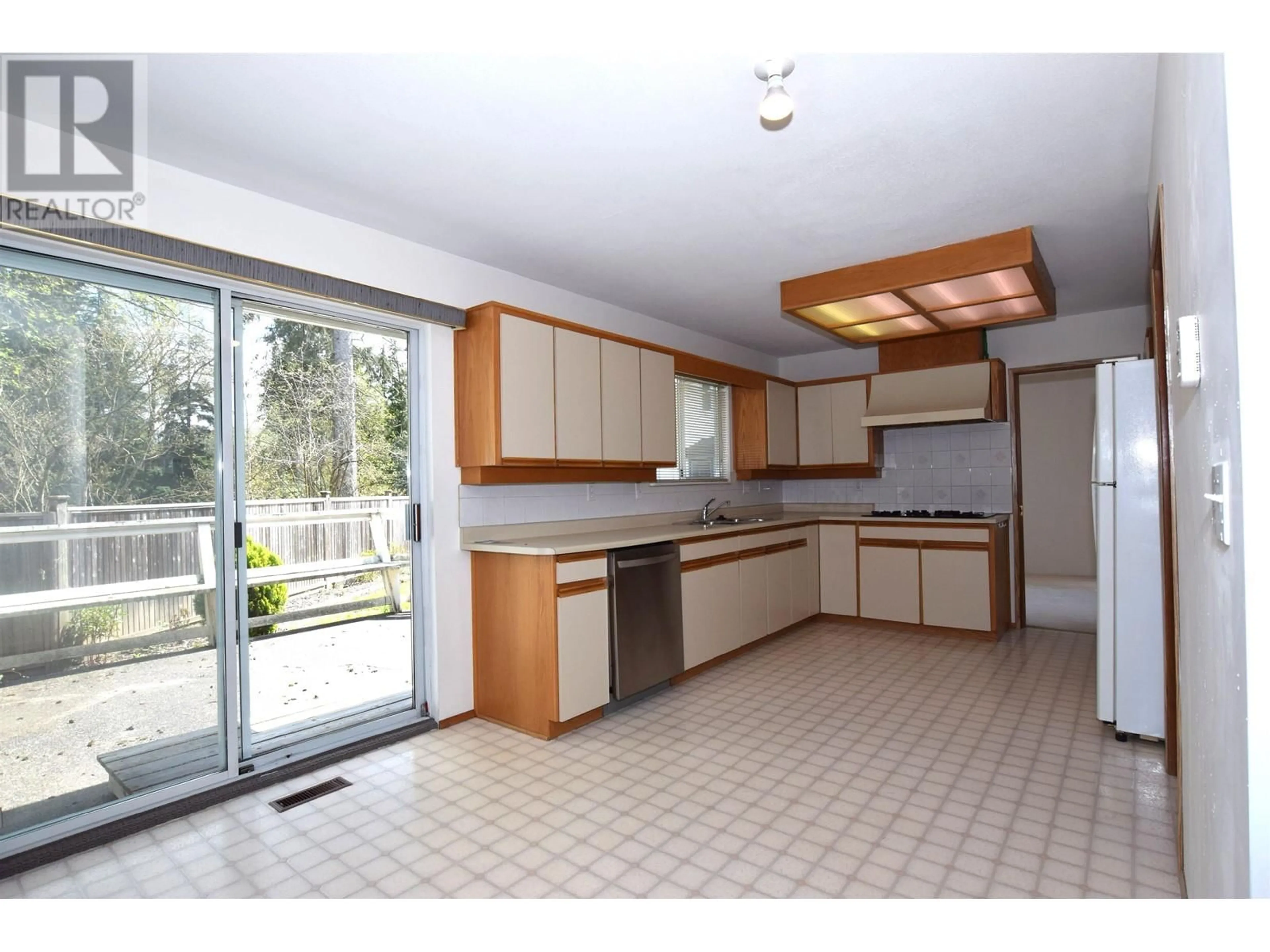 Standard kitchen, unknown for 1145 WOODBINE PLACE, Coquitlam British Columbia V3B7A1