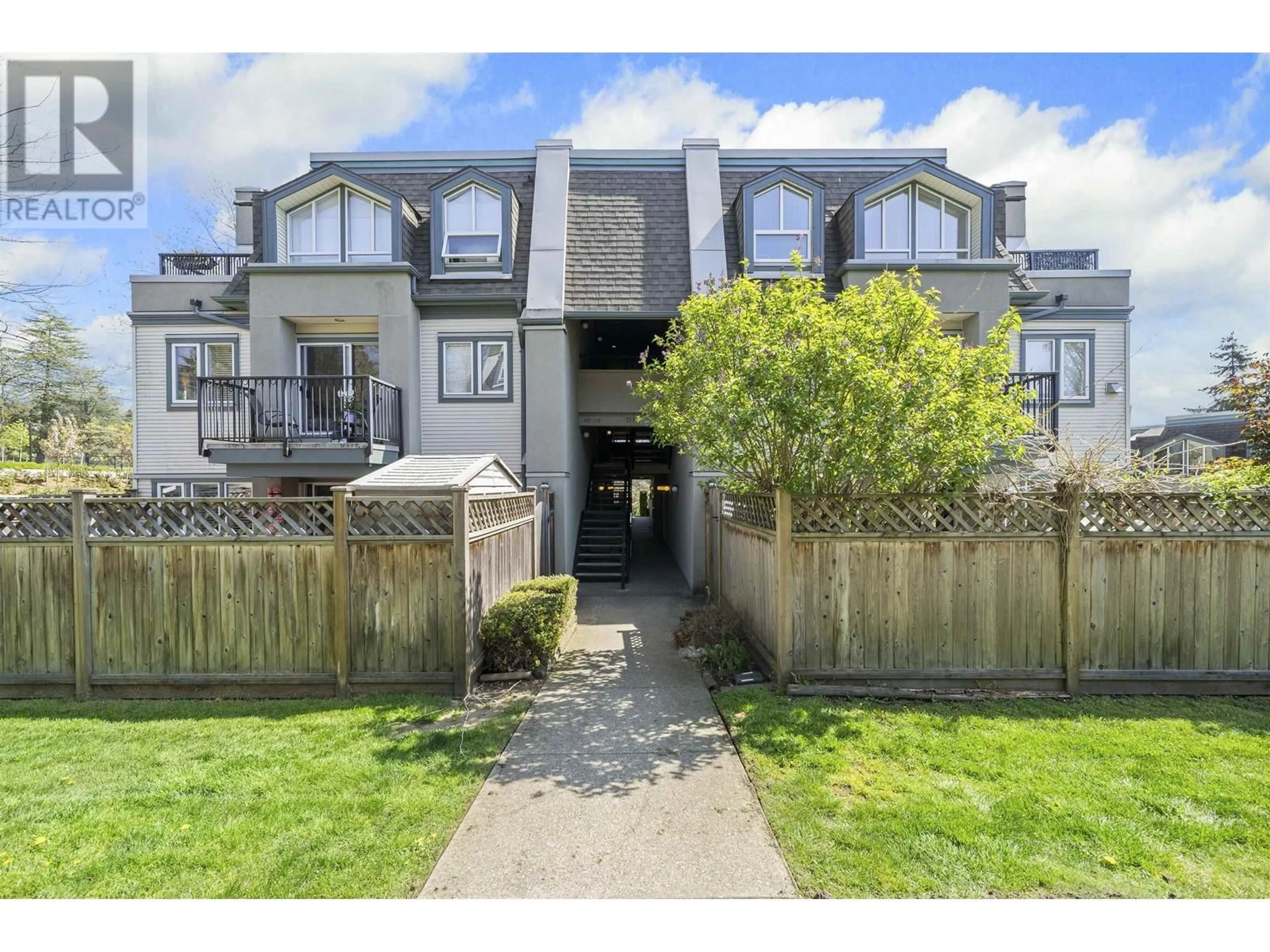 A pic from outside/outdoor area/front of a property/back of a property/a pic from drone, unknown for 124 - 217 BEGIN STREET, Coquitlam British Columbia V3K4V4