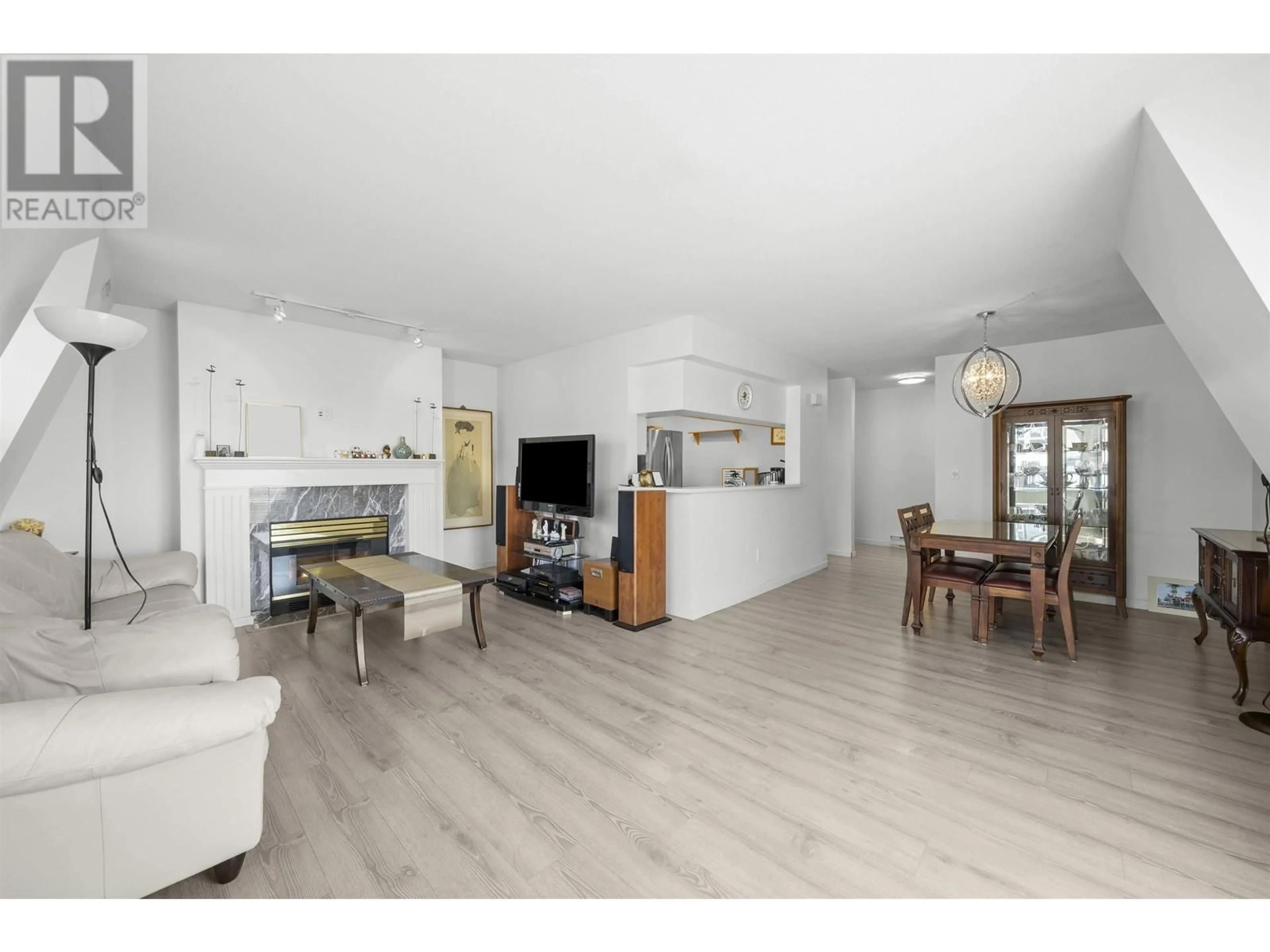 Unknown for 124 - 217 BEGIN STREET, Coquitlam British Columbia V3K4V4