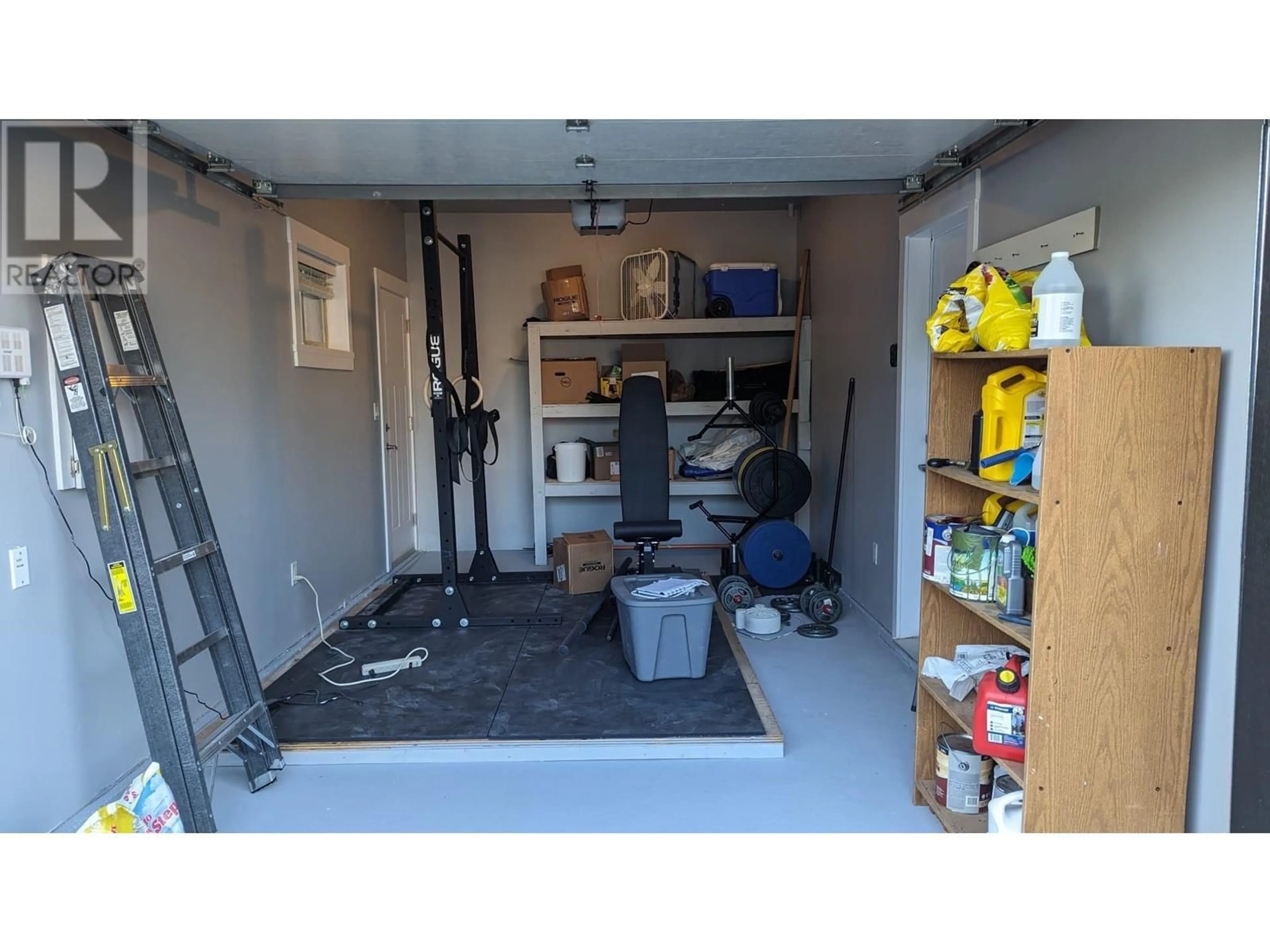 Indoor garage for 7348 11TH AVENUE, Burnaby British Columbia V3N2N1