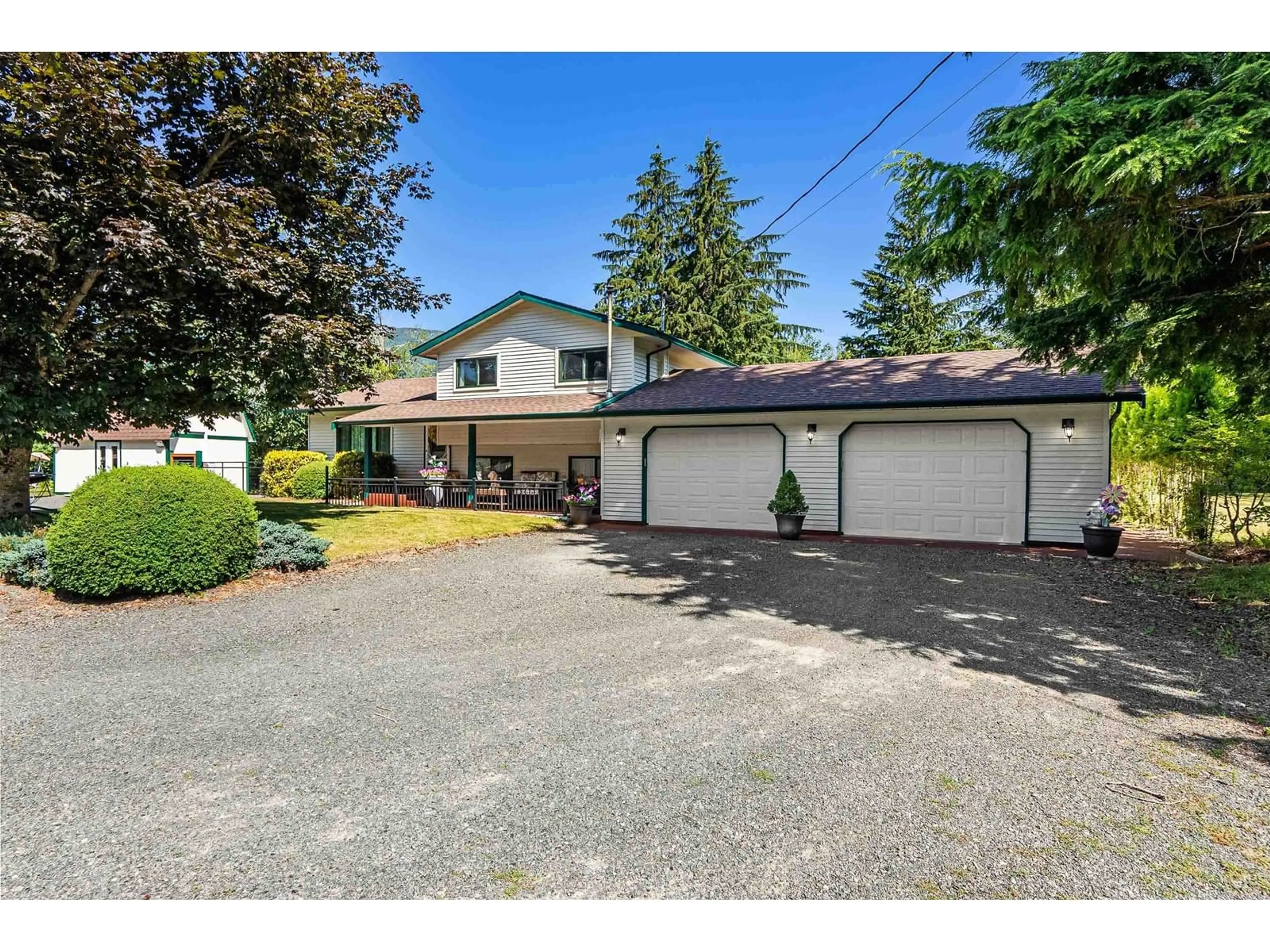 A pic from outside/outdoor area/front of a property/back of a property/a pic from drone, street for 1181 FROST ROAD, Columbia Valley British Columbia V2R4X8