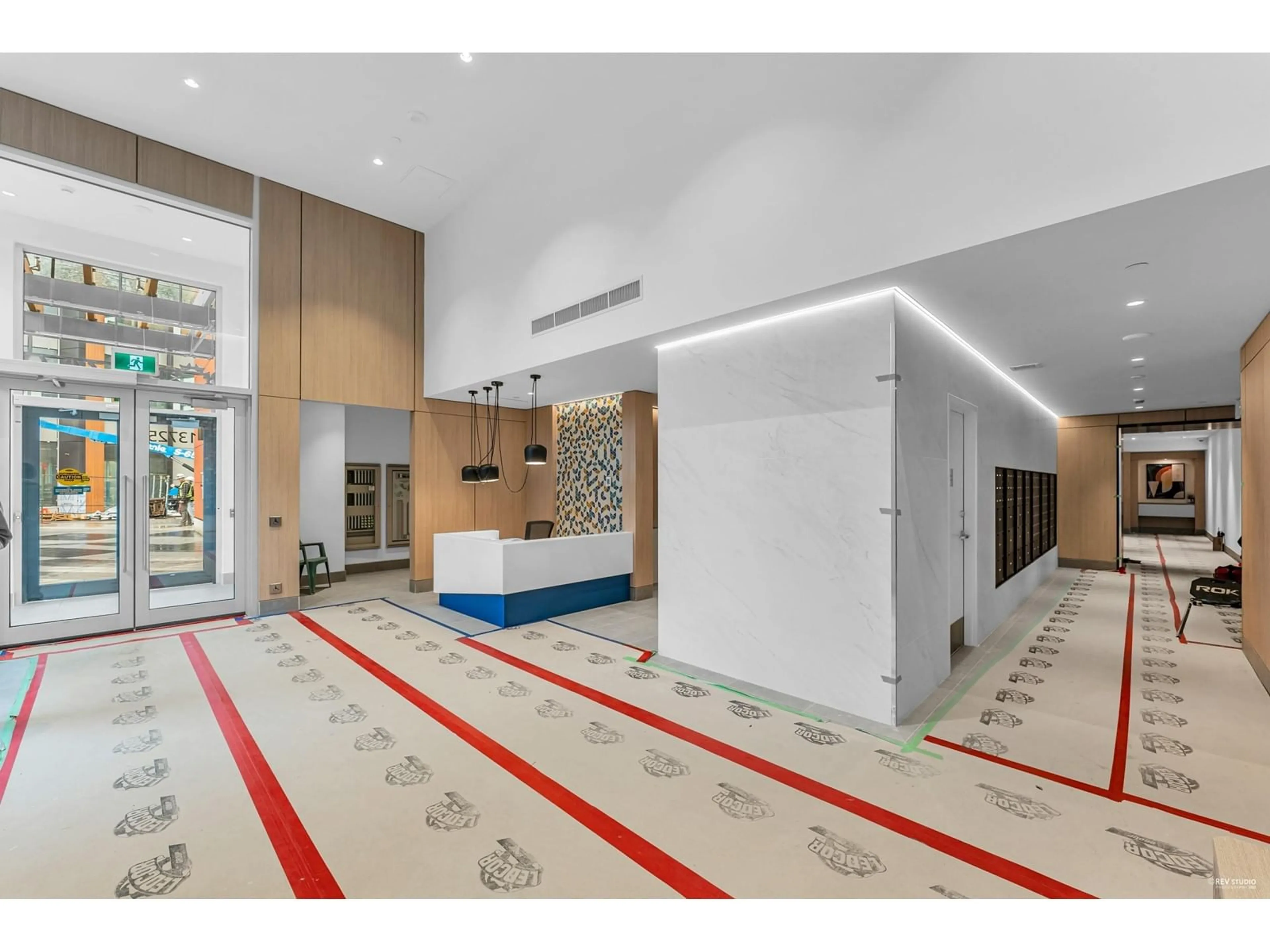 Lobby for 1909 - 13725 GEORGE JUNCTION, Surrey British Columbia V3T0V7