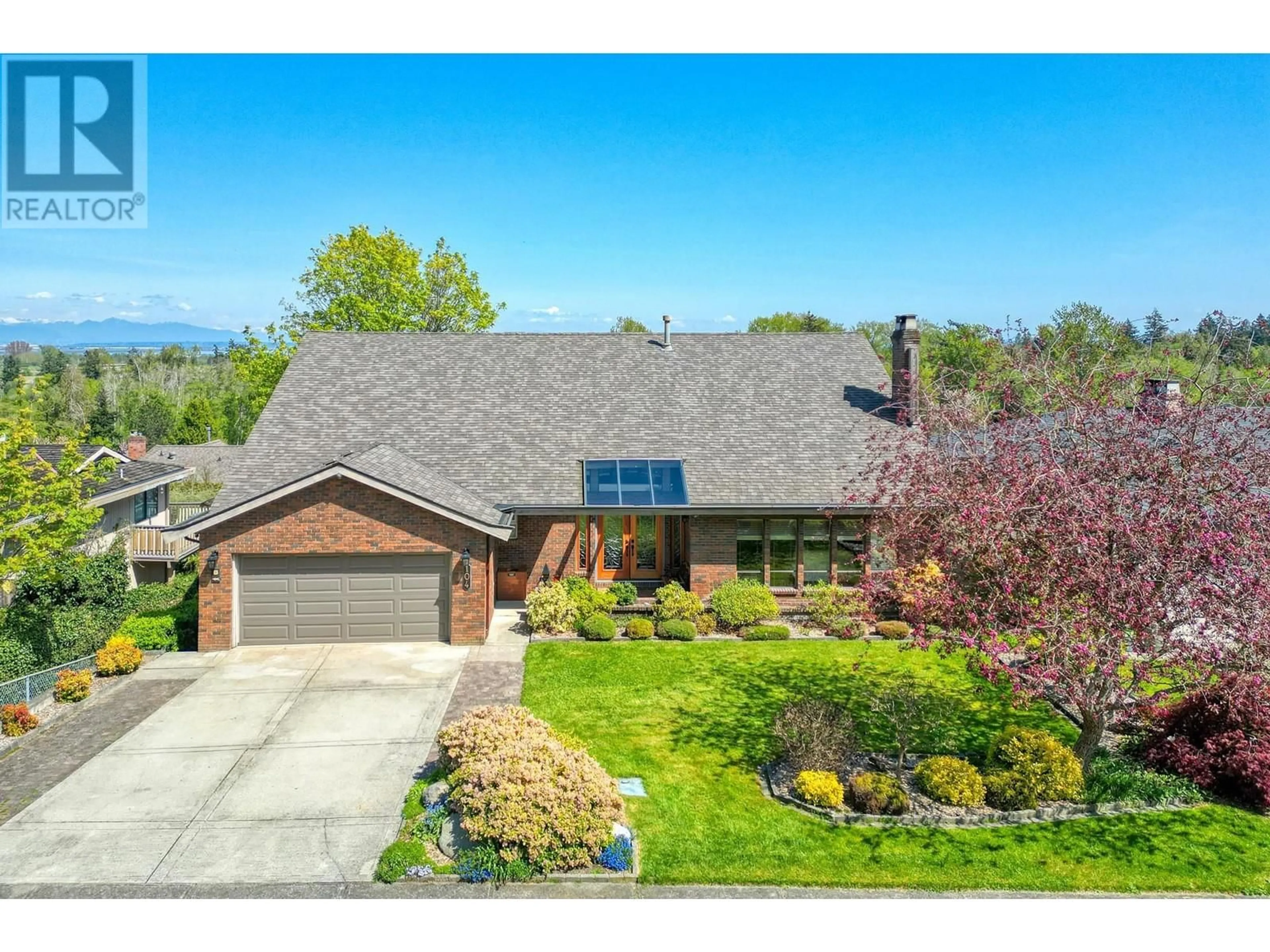 A pic from outside/outdoor area/front of a property/back of a property/a pic from drone, unknown for 104 WOODLAND DRIVE, Delta British Columbia V4L2C1