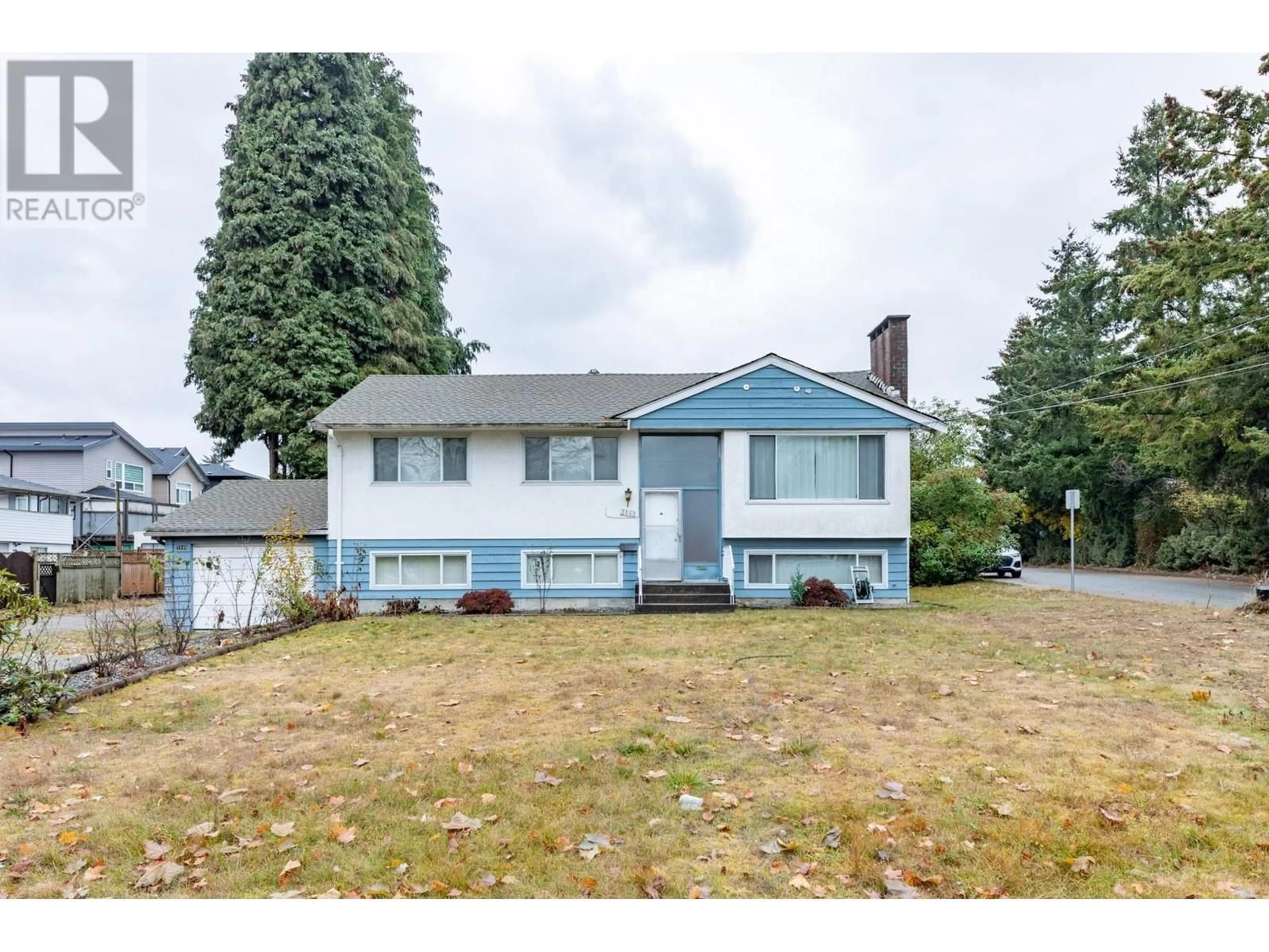 Home with vinyl exterior material, street for 3141 YORK STREET, Port Coquitlam British Columbia V3B4A7
