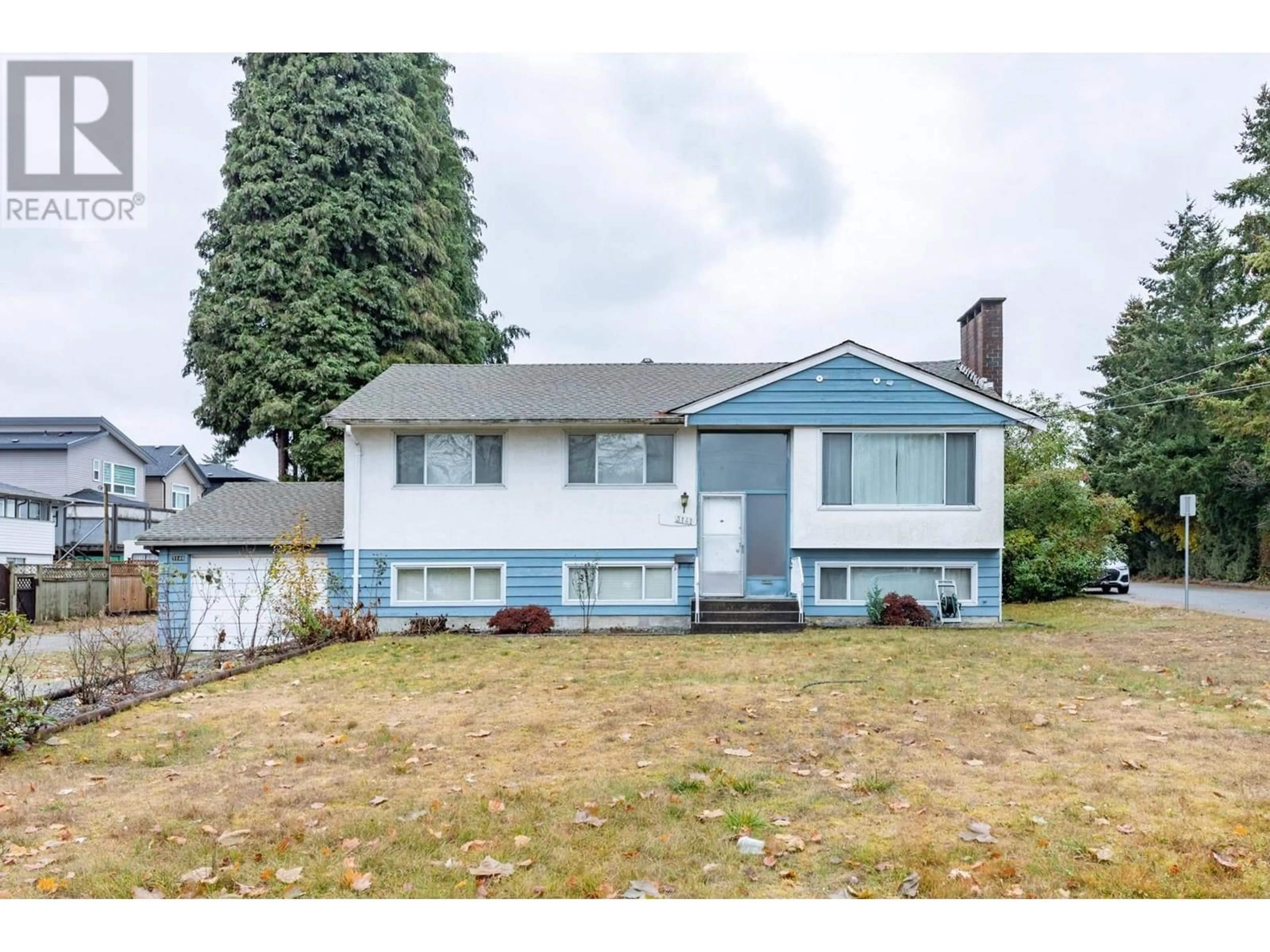 Home with vinyl exterior material, street for 3141 YORK STREET, Port Coquitlam British Columbia V3B4A7