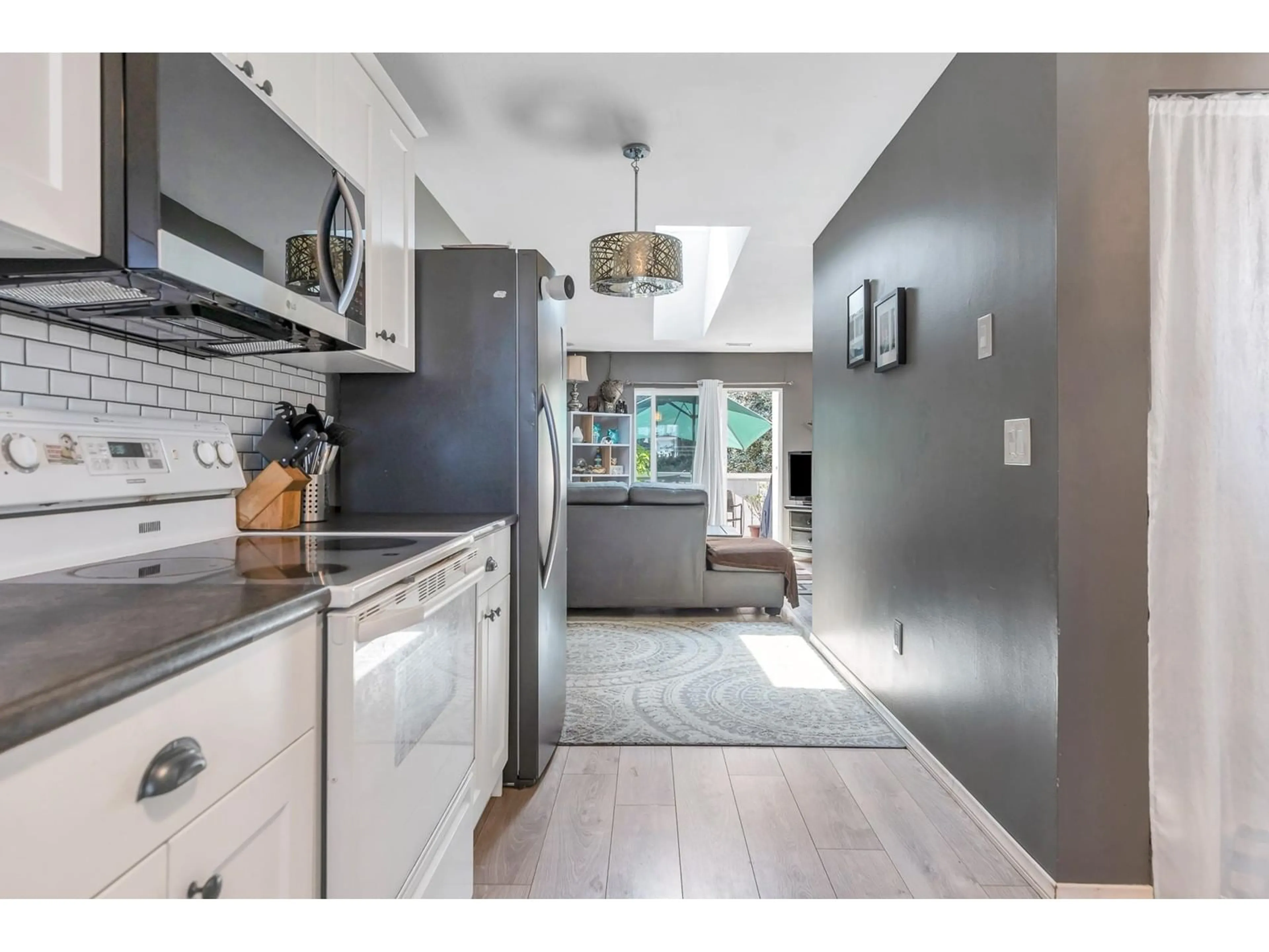 Open concept kitchen, unknown for 38 - 45640 STOREY AVENUE, Chilliwack British Columbia V2R3C5