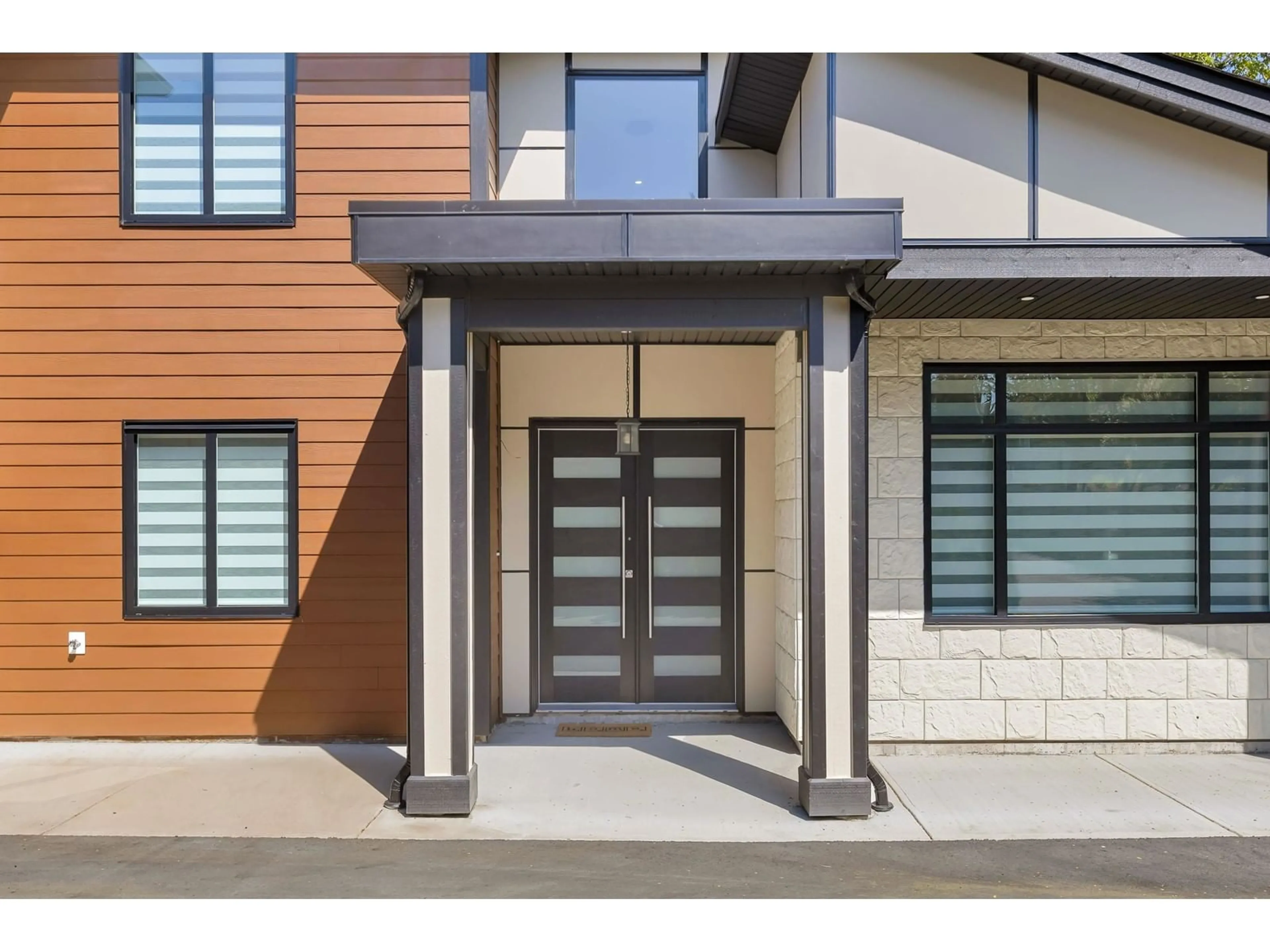 Indoor entryway for 2 - 23809 OLD YALE, Langley British Columbia V2Z2K4