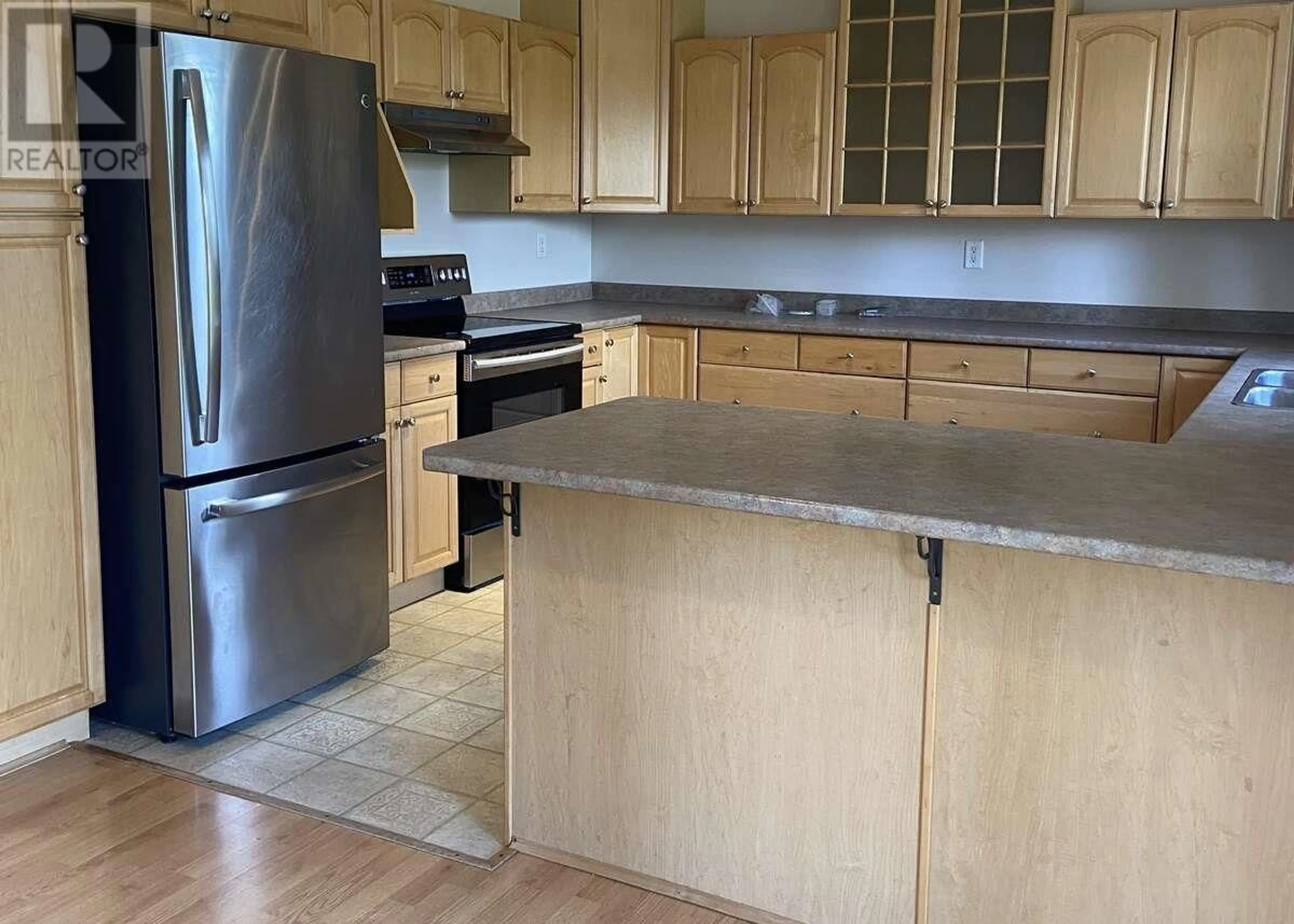 Standard kitchen, wood/laminate floor for 7941 ROSEWOOD PLACE, Prince George British Columbia V2N5M9