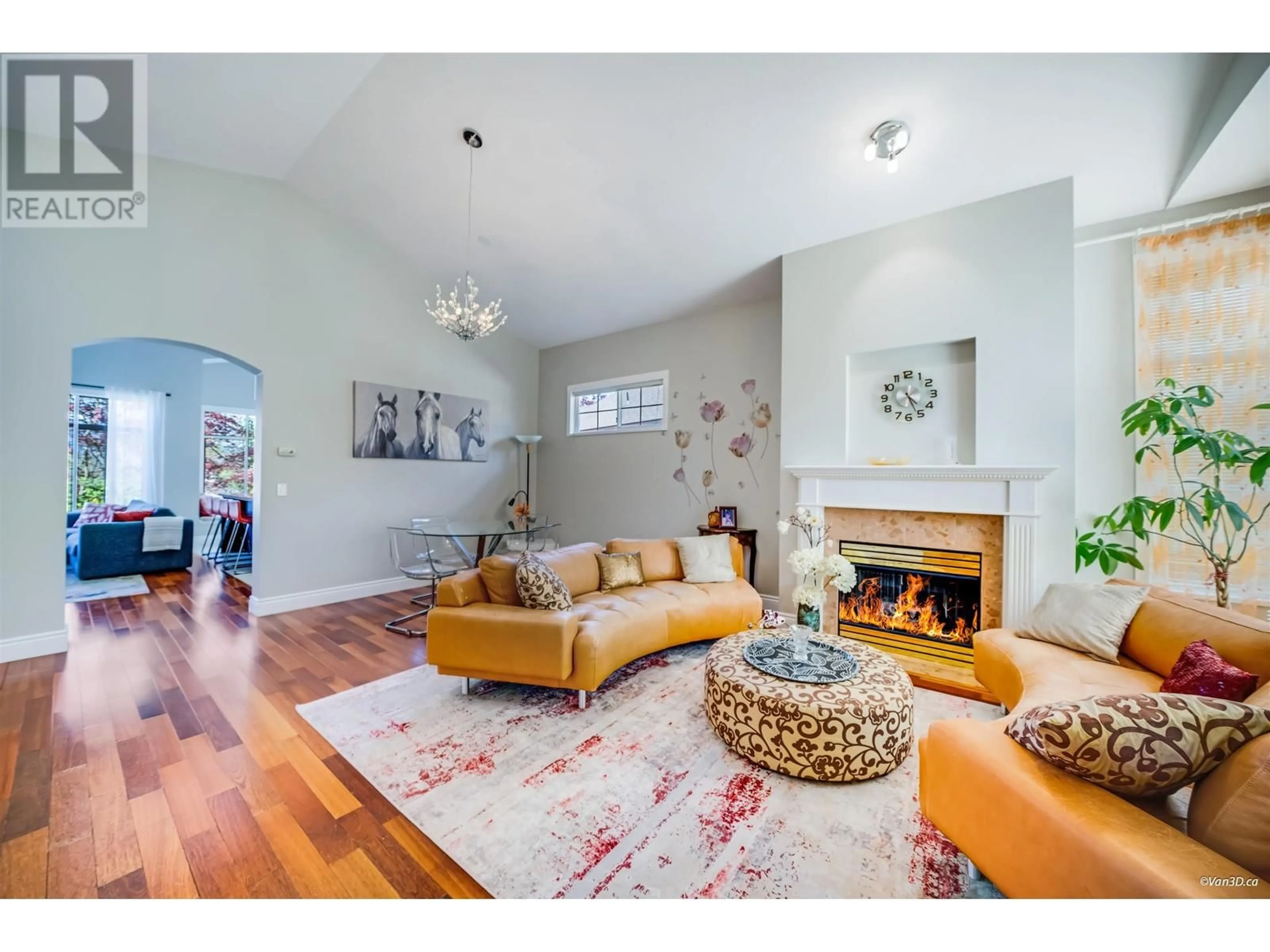 Living room with furniture, unknown for 68 - 5200 OAKMOUNT CRESCENT, Burnaby British Columbia V5H4S1