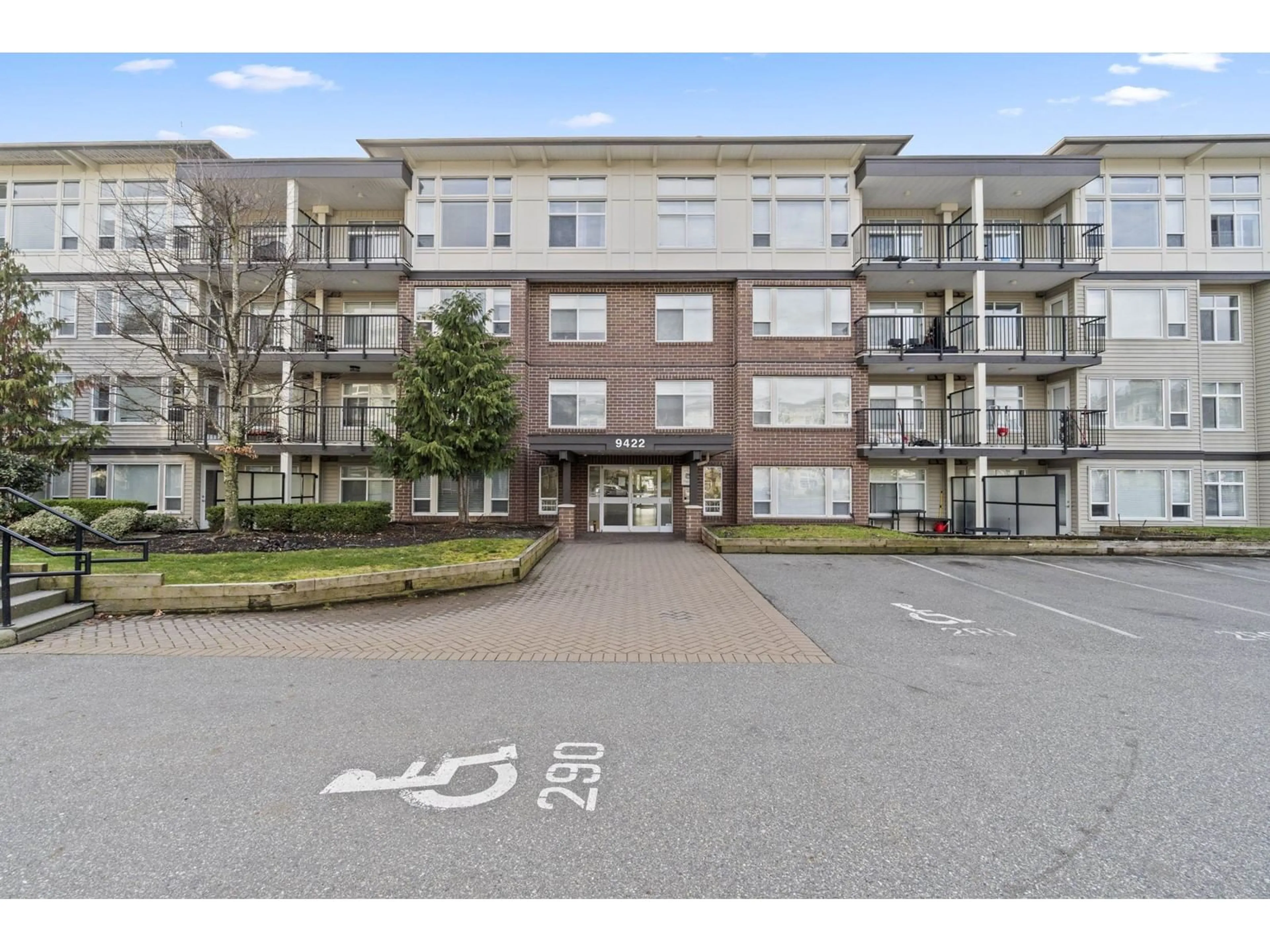 Unknown for 108 - 9422 VICTOR STREET, Chilliwack British Columbia V2P0B8