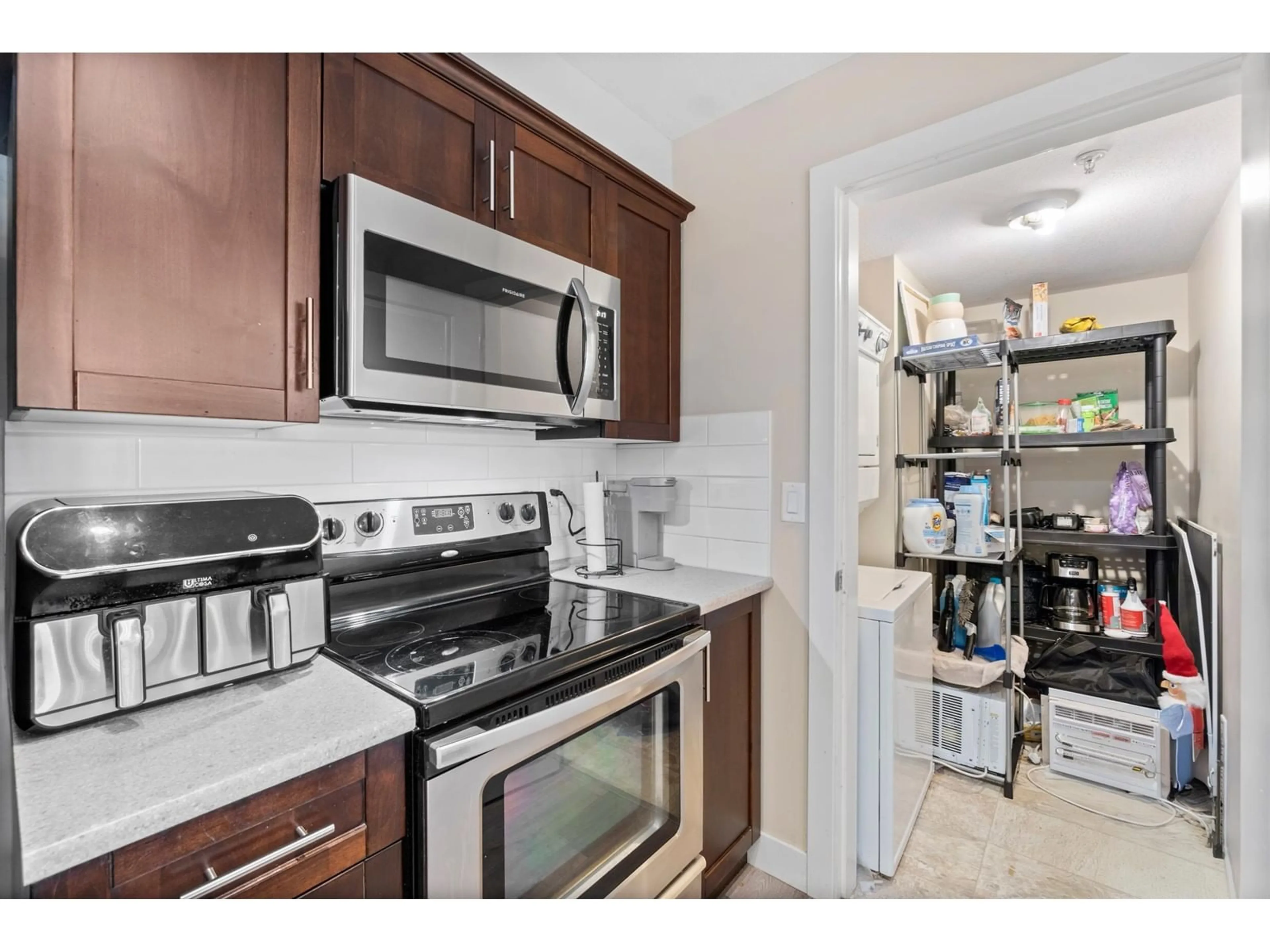 Standard kitchen, ceramic/tile floor for 108 - 9422 VICTOR STREET, Chilliwack British Columbia V2P0B8
