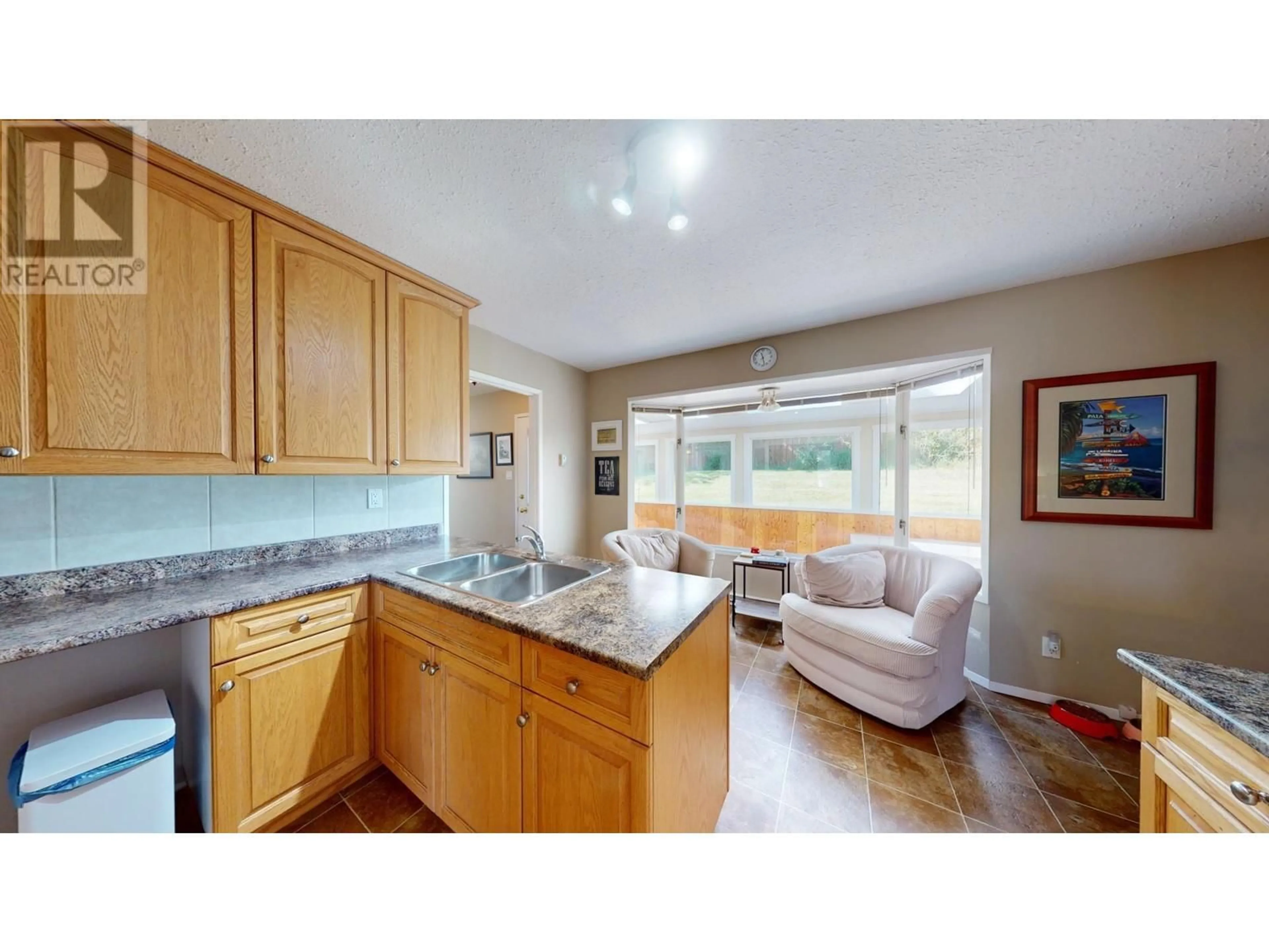 Open concept kitchen, unknown for 891 FUNN STREET, Quesnel British Columbia V2J5B2