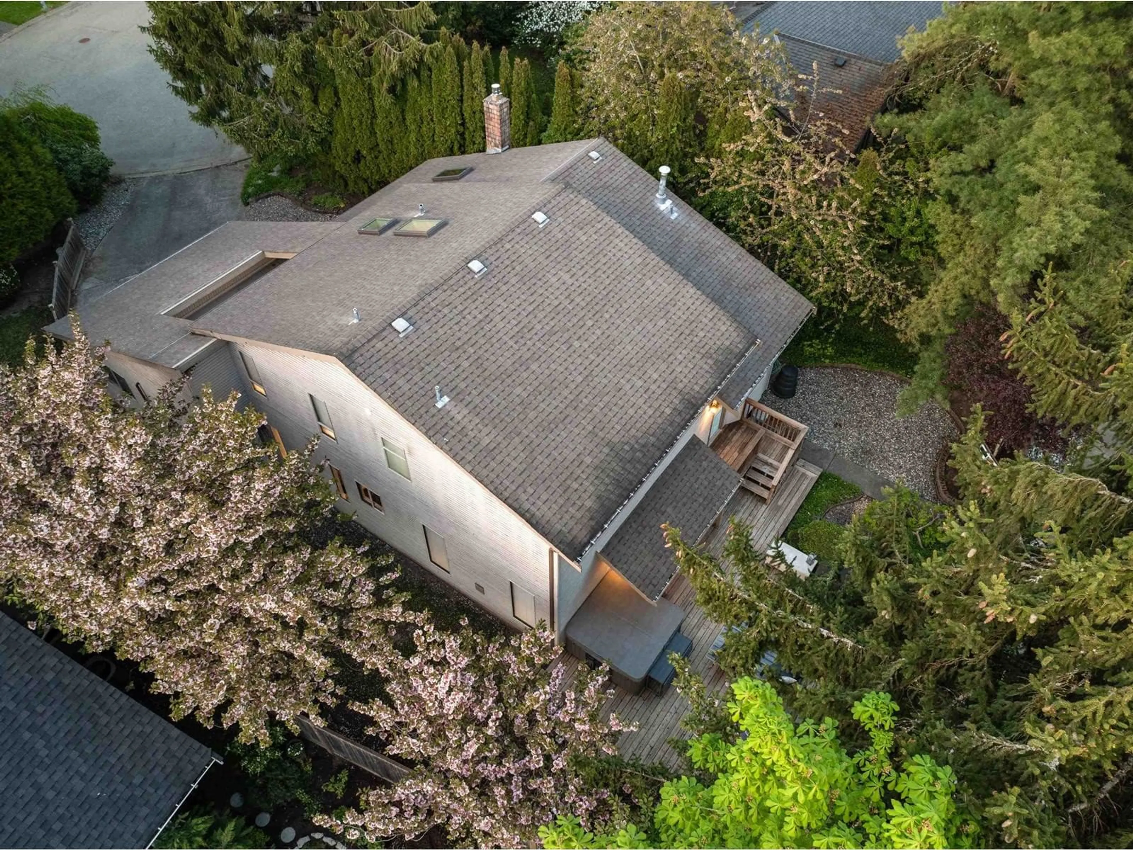 A pic from outside/outdoor area/front of a property/back of a property/a pic from drone, building for 19908 51, Langley British Columbia V3A7P2