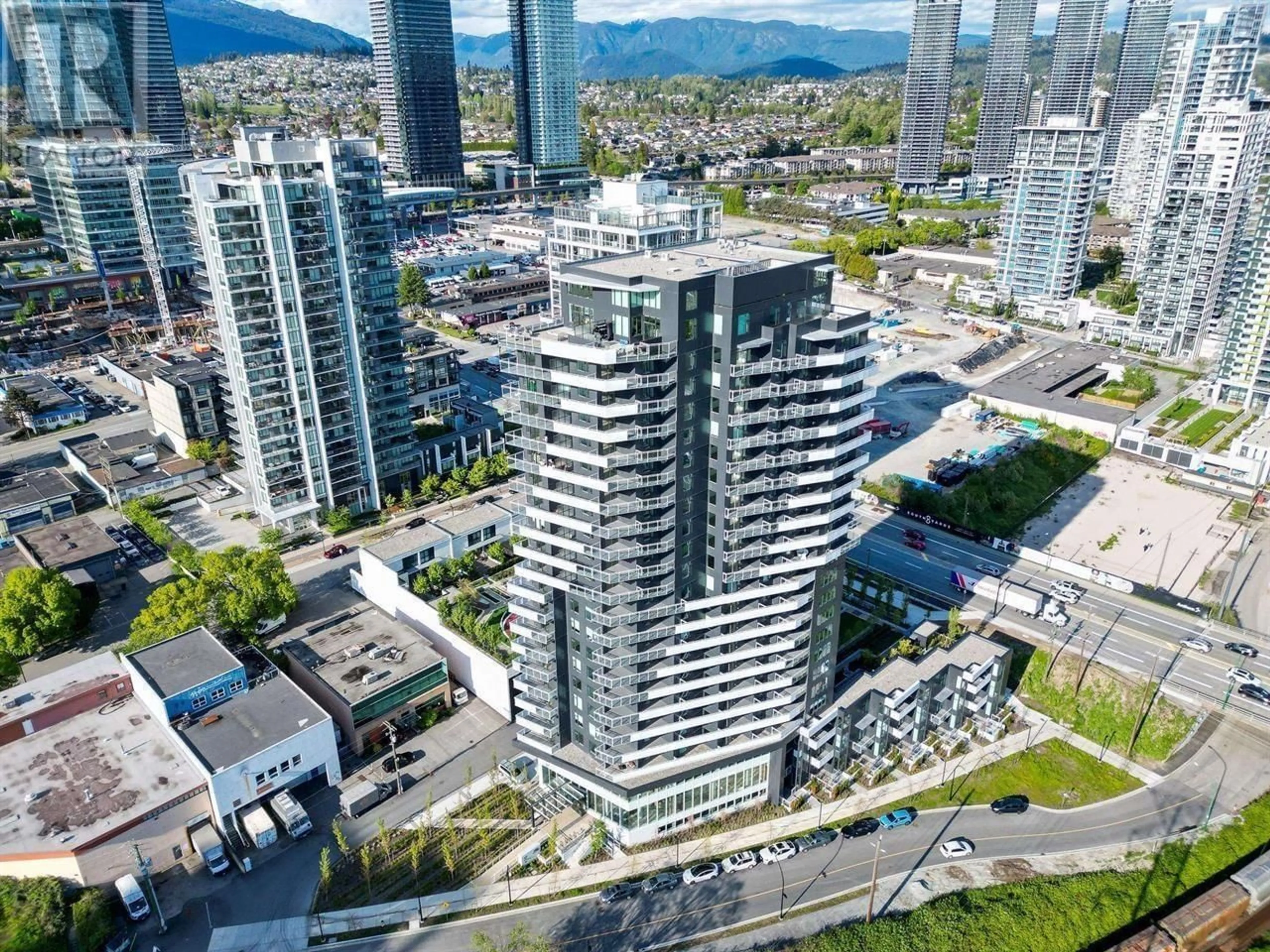 A pic from outside/outdoor area/front of a property/back of a property/a pic from drone, city buildings view from balcony for 1707 - 4433 ALASKA STREET, Burnaby British Columbia V5C5T3