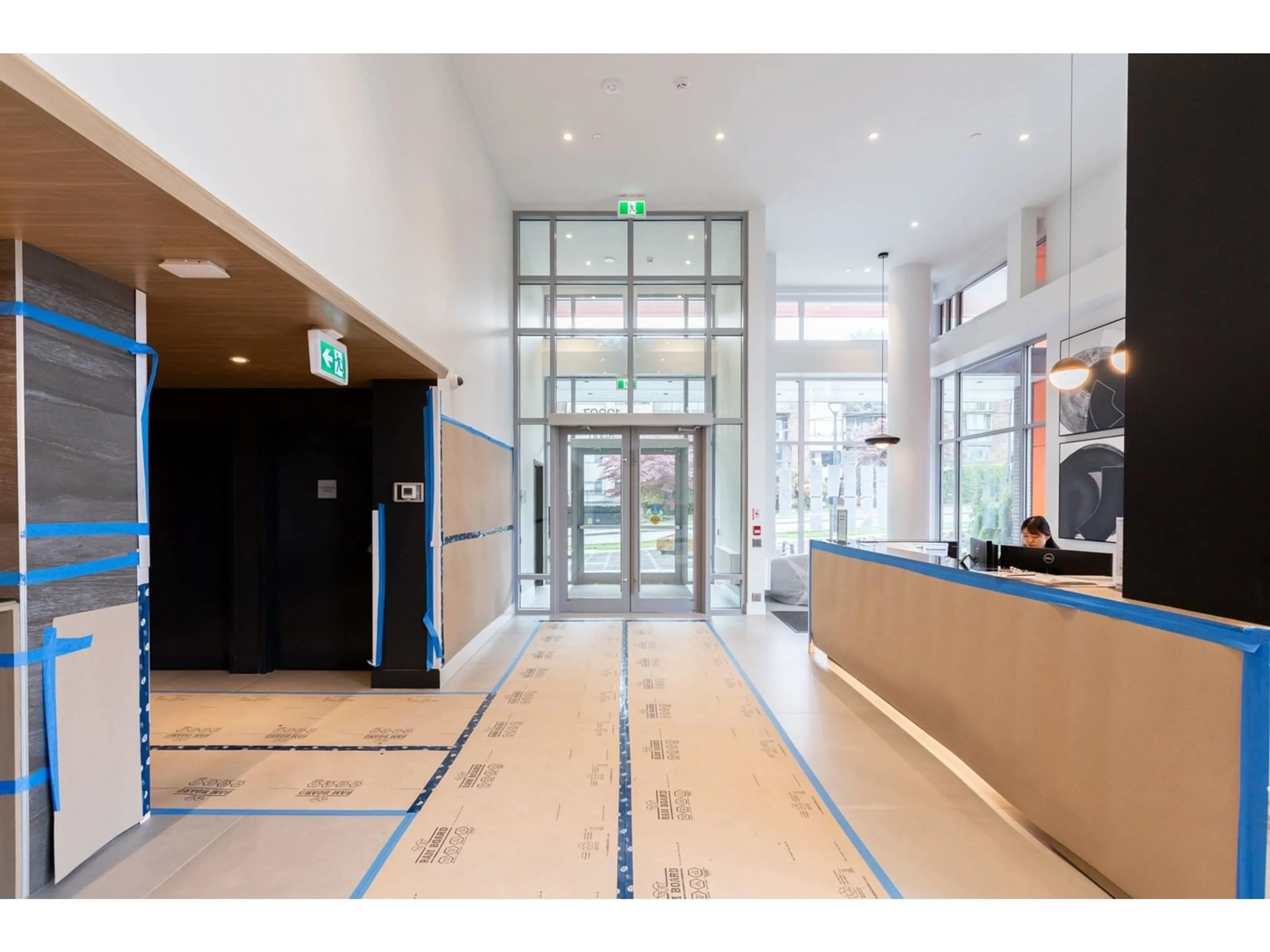 Indoor foyer for 701 - 13387 OLD YALE, Surrey British Columbia V3T3C6