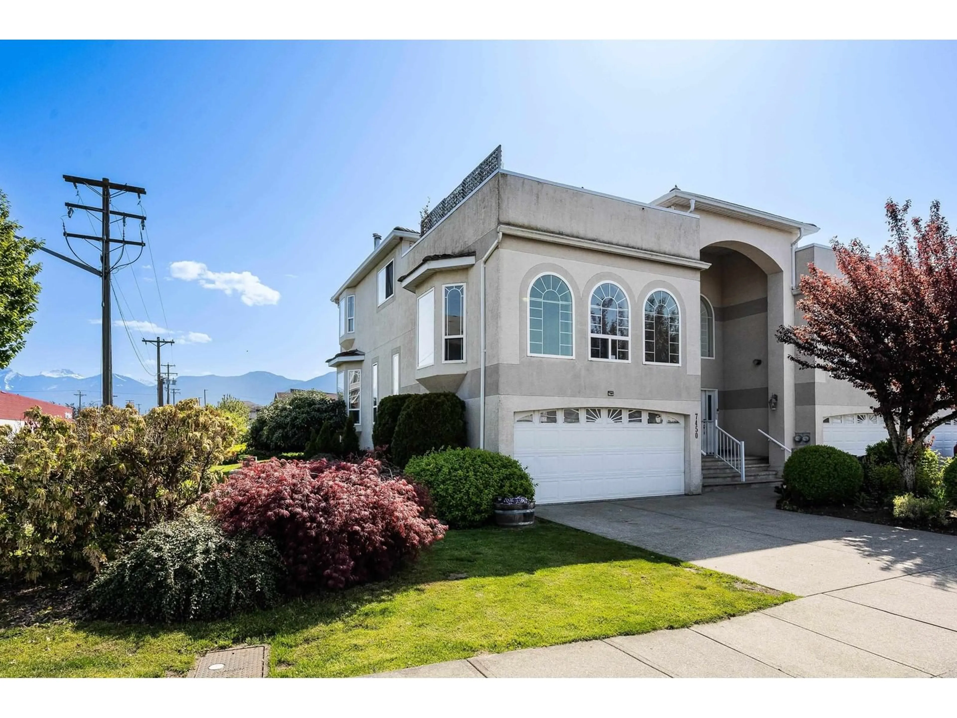 Home with vinyl exterior material, mountain view for 1 - 7450 HURON STREET, Chilliwack British Columbia V2R5K8