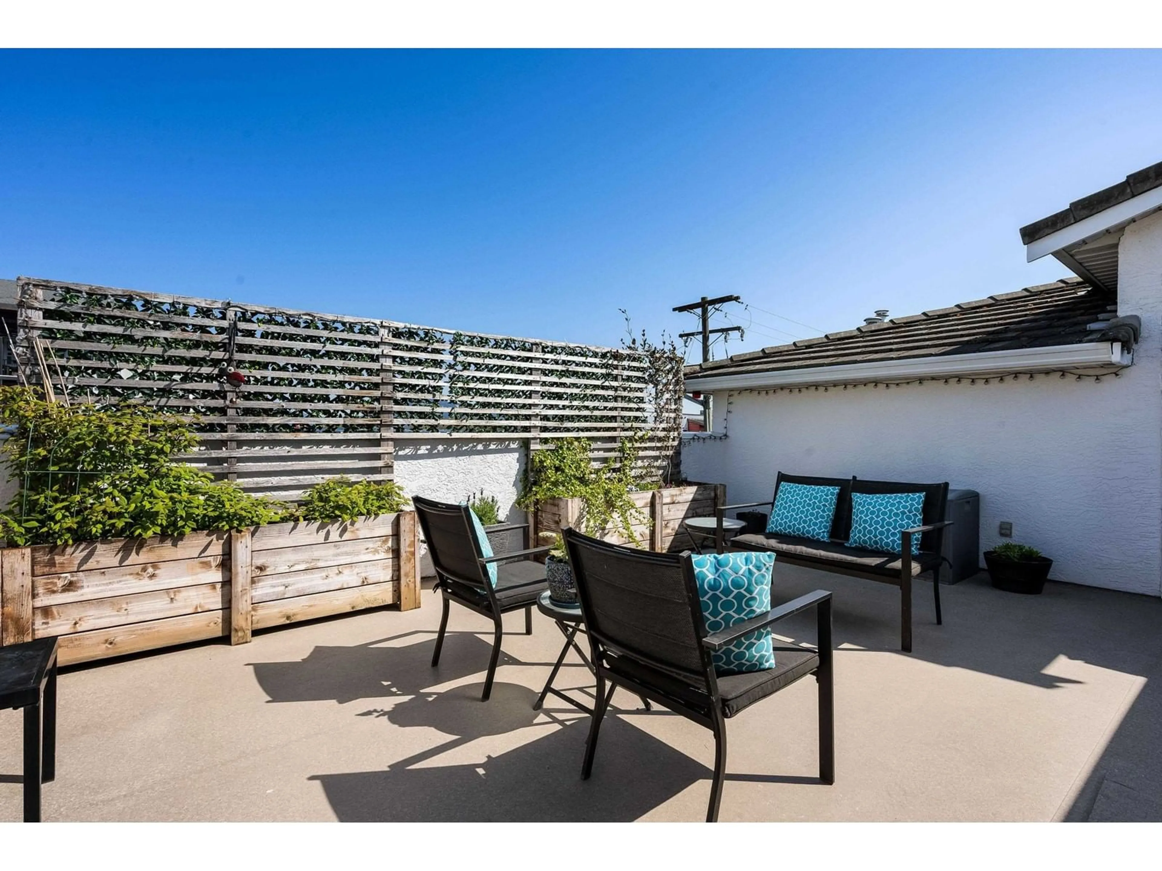 Patio, water/lake/river/ocean view for 1 - 7450 HURON STREET, Chilliwack British Columbia V2R5K8