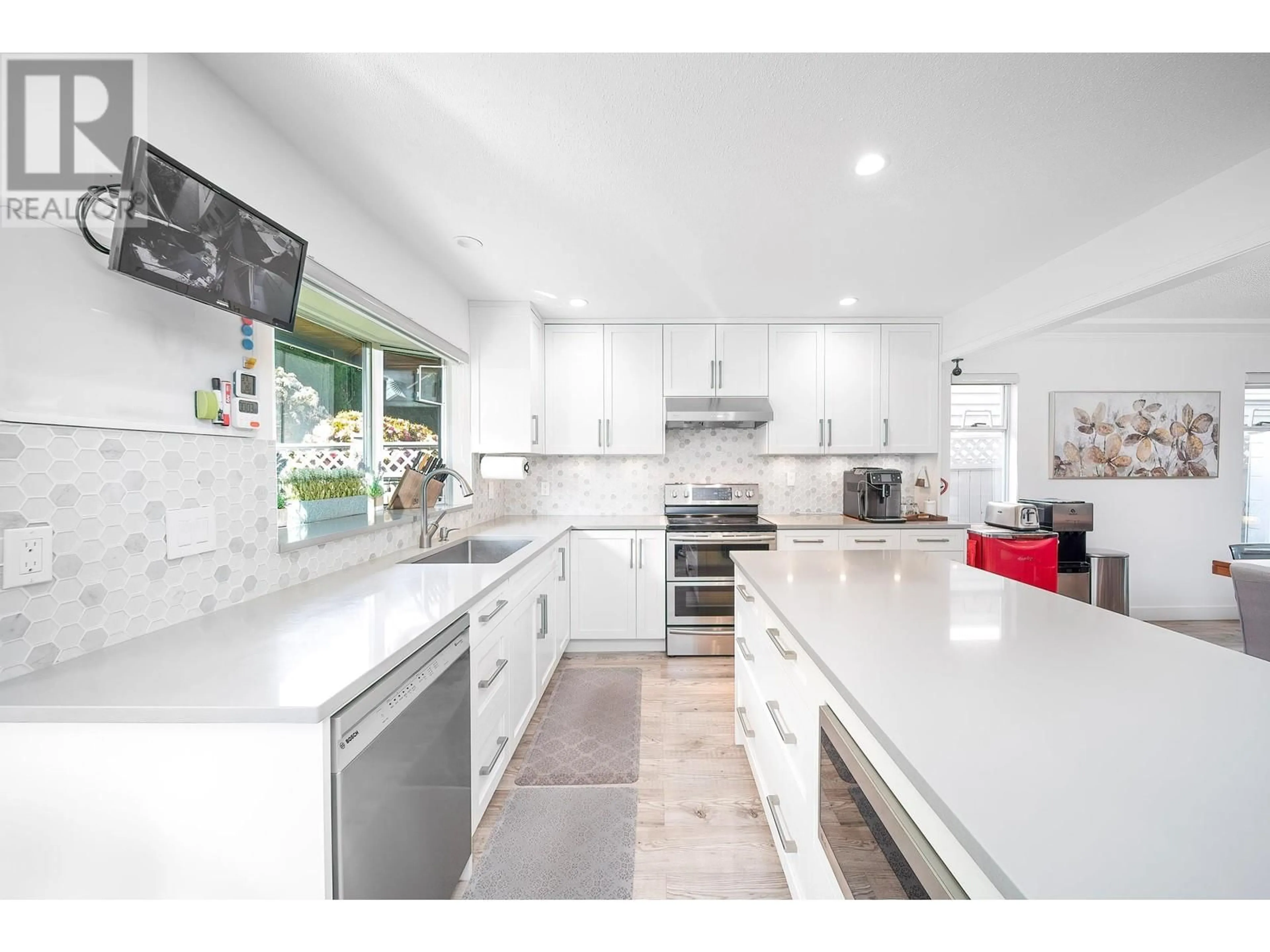 Contemporary kitchen, ceramic/tile floor for 6611 BOUCHARD COURT, Richmond British Columbia V7C5H4