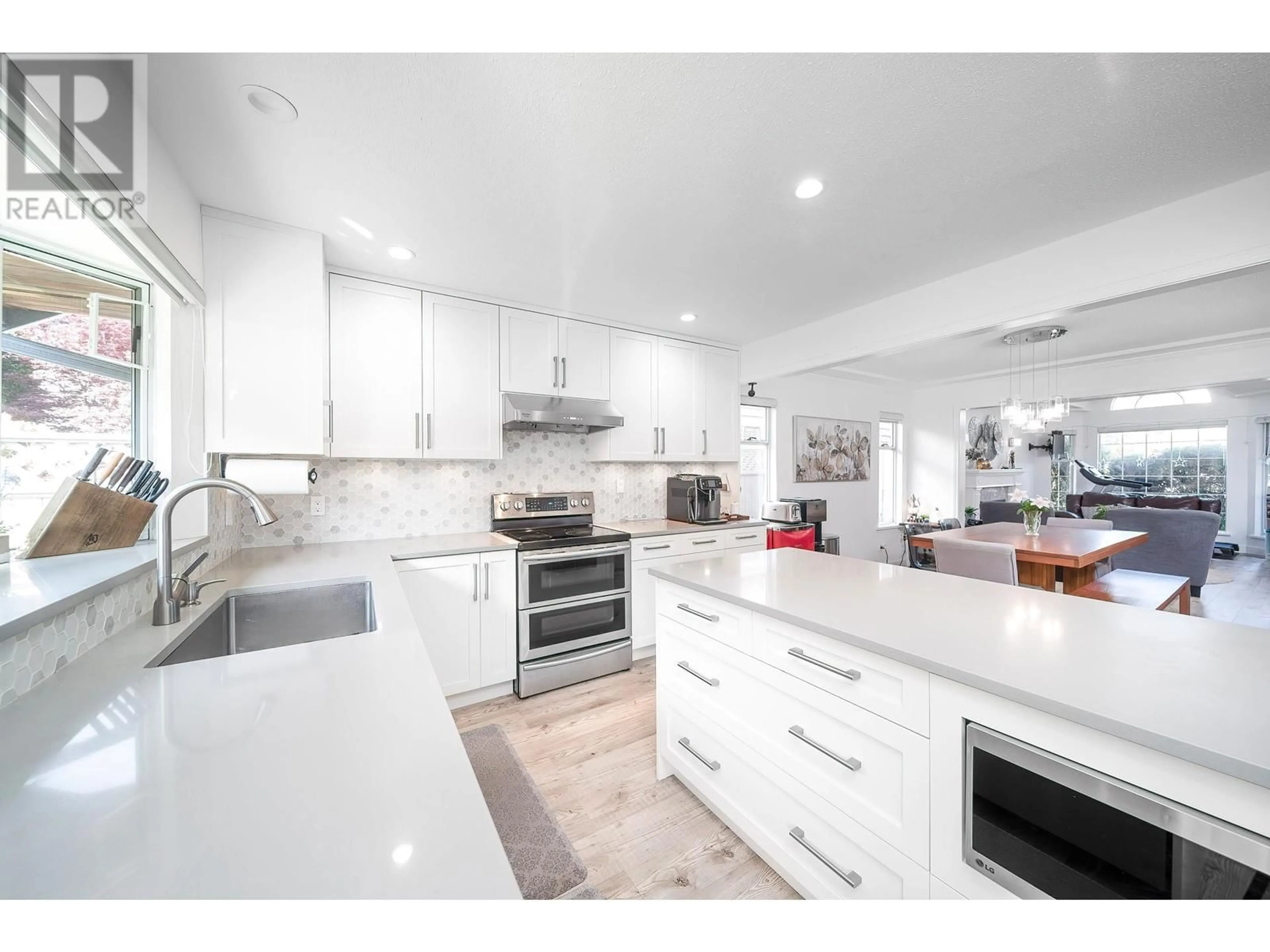 Open concept kitchen, ceramic/tile floor for 6611 BOUCHARD COURT, Richmond British Columbia V7C5H4