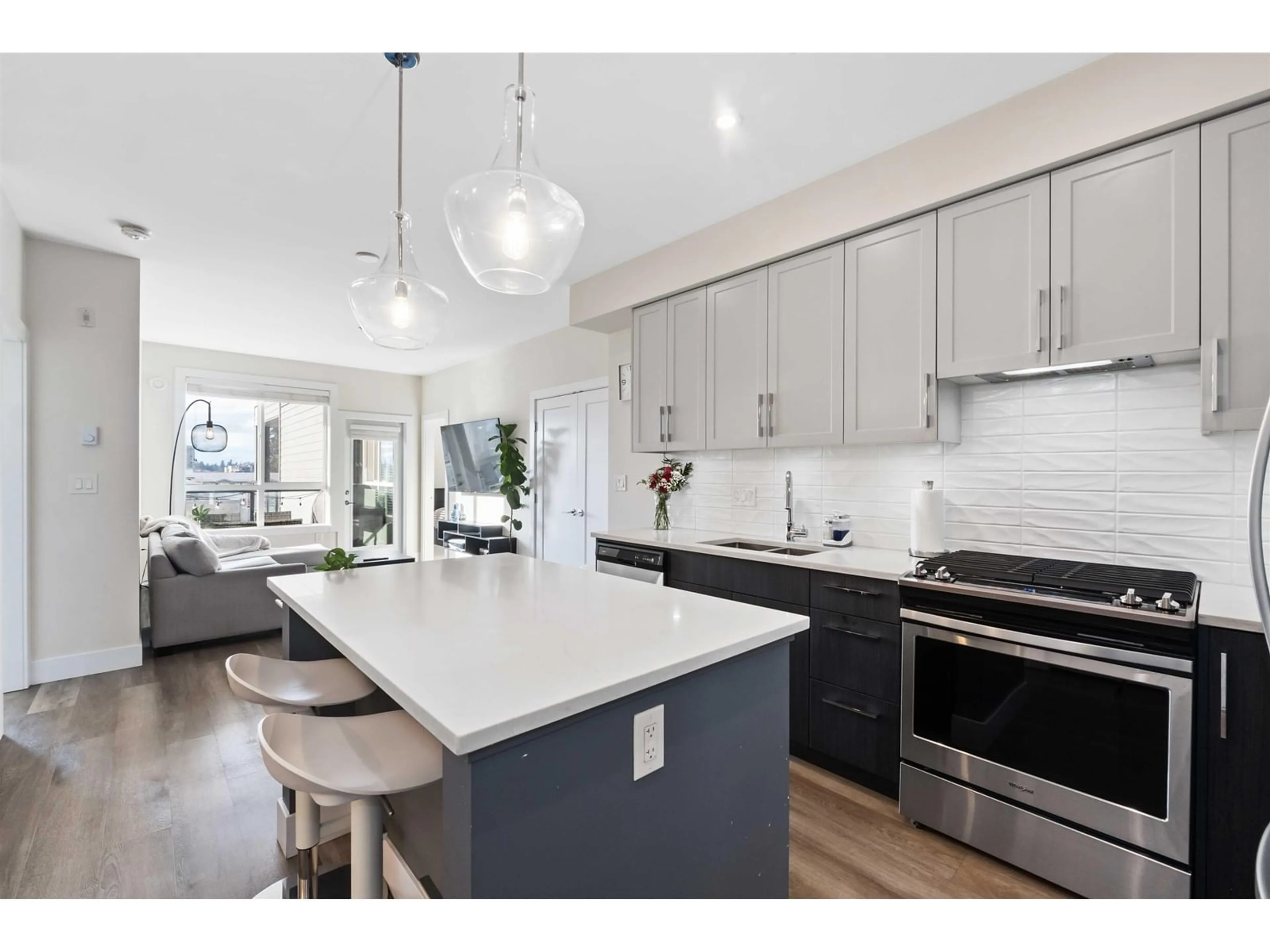 Open concept kitchen, unknown for 506 - 32838 VENTURA, Abbotsford British Columbia V2S6J3