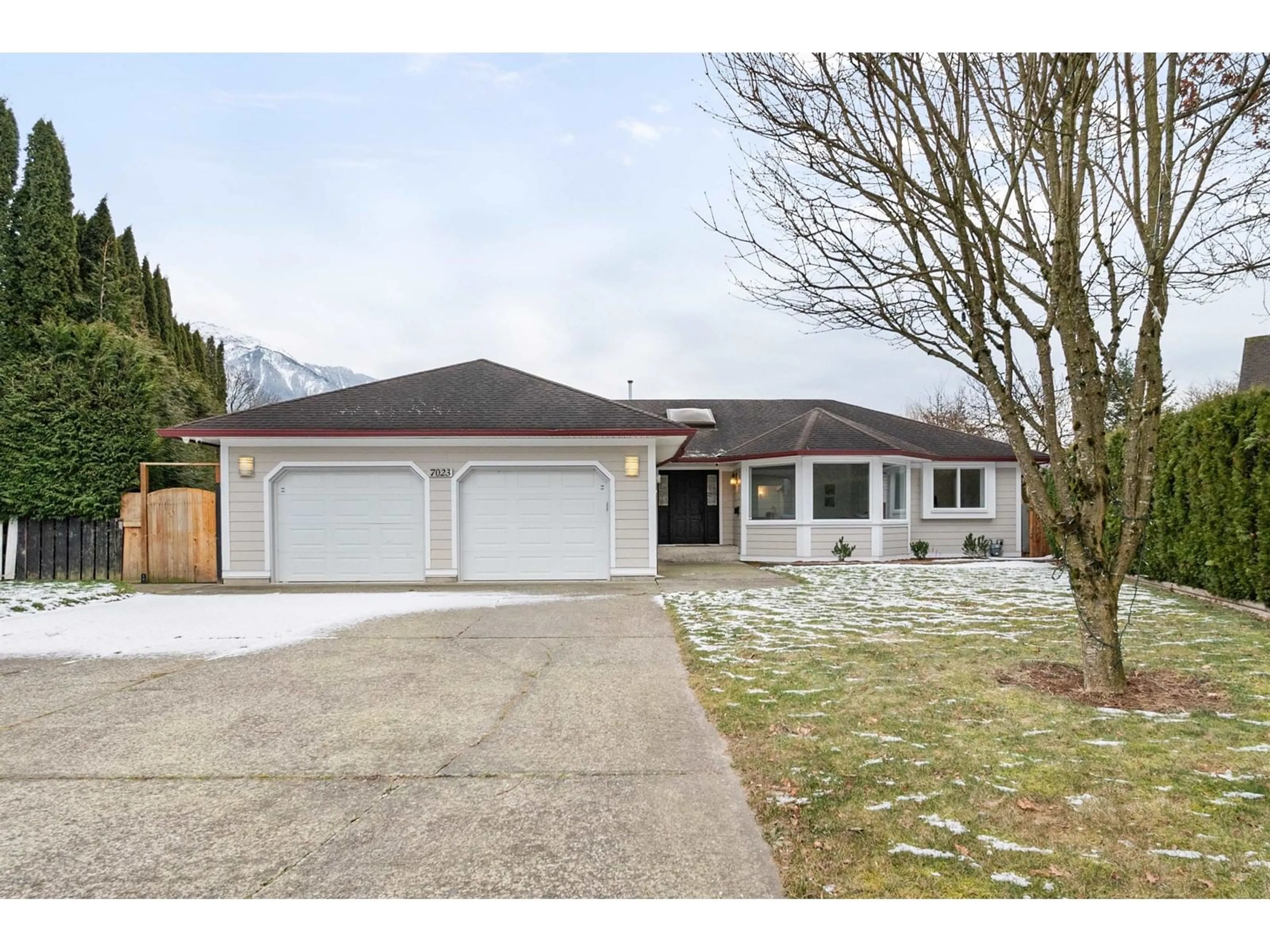 Home with vinyl exterior material, street for 7023 MULBERRY PLACE, Agassiz British Columbia V0M1A3