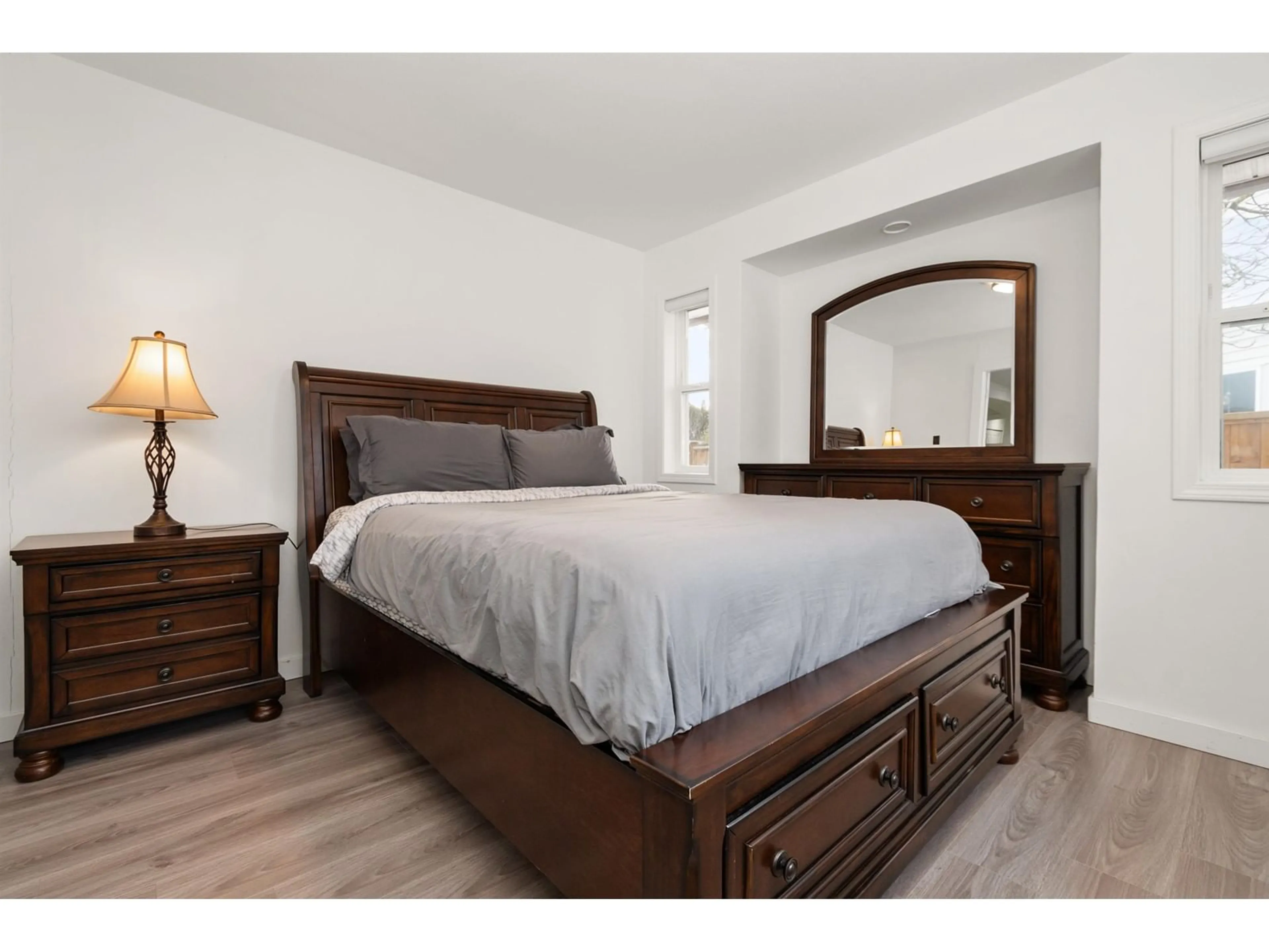 Bedroom with bed, wood/laminate floor for 7023 MULBERRY PLACE, Agassiz British Columbia V0M1A3