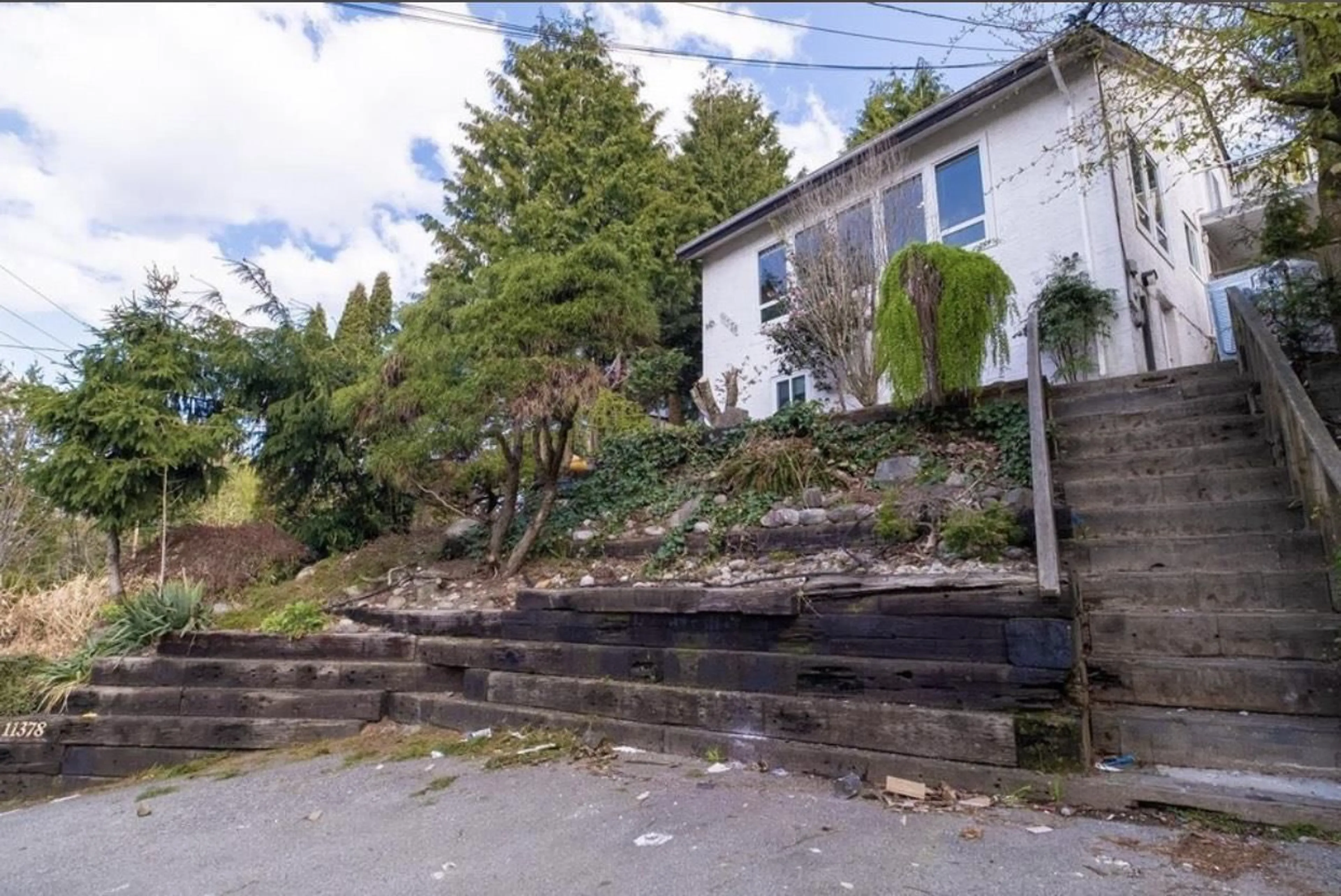 A pic from outside/outdoor area/front of a property/back of a property/a pic from drone, street for 11378 RIVER, Surrey British Columbia V3V2V6