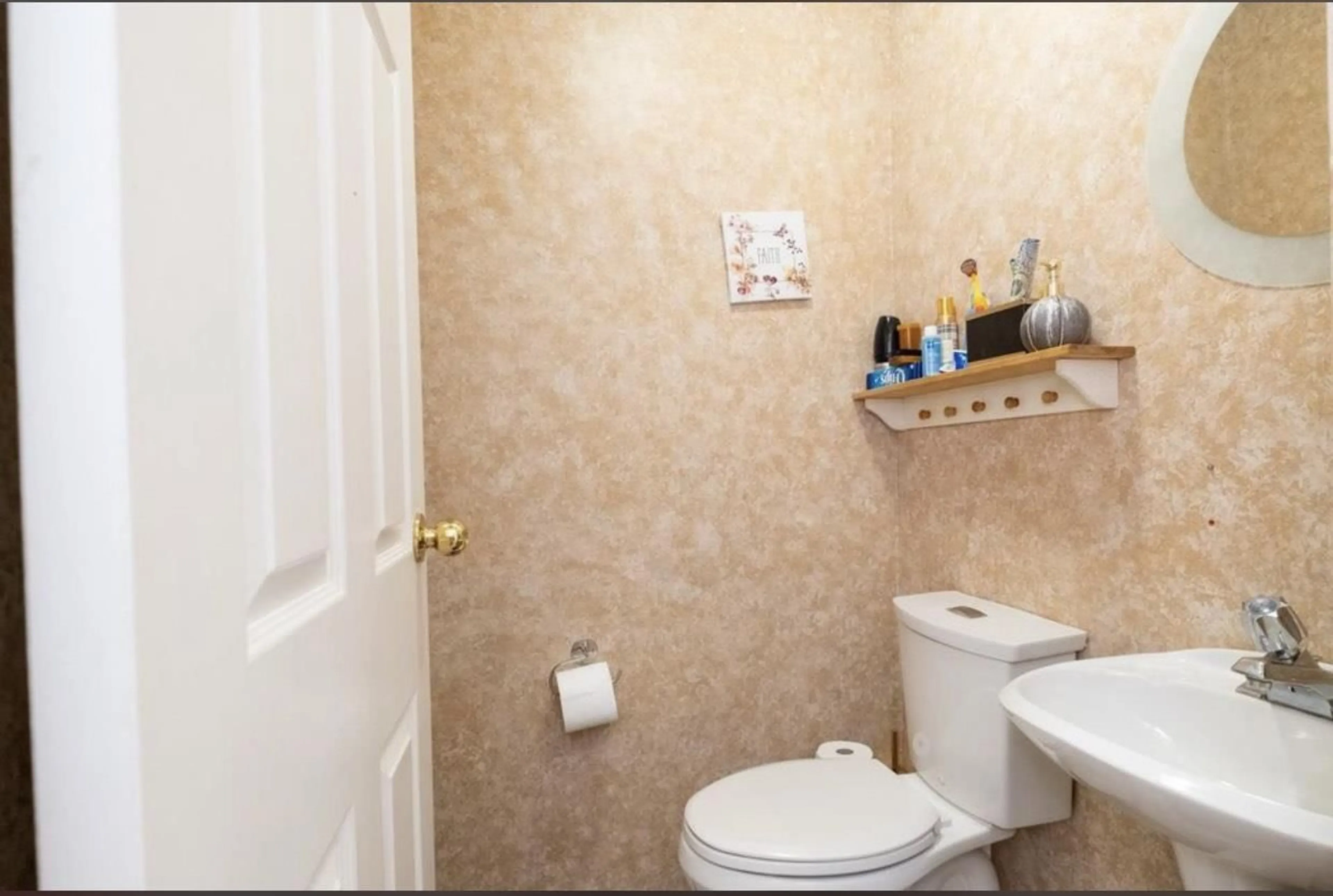 Standard bathroom, unknown for 11378 RIVER, Surrey British Columbia V3V2V6