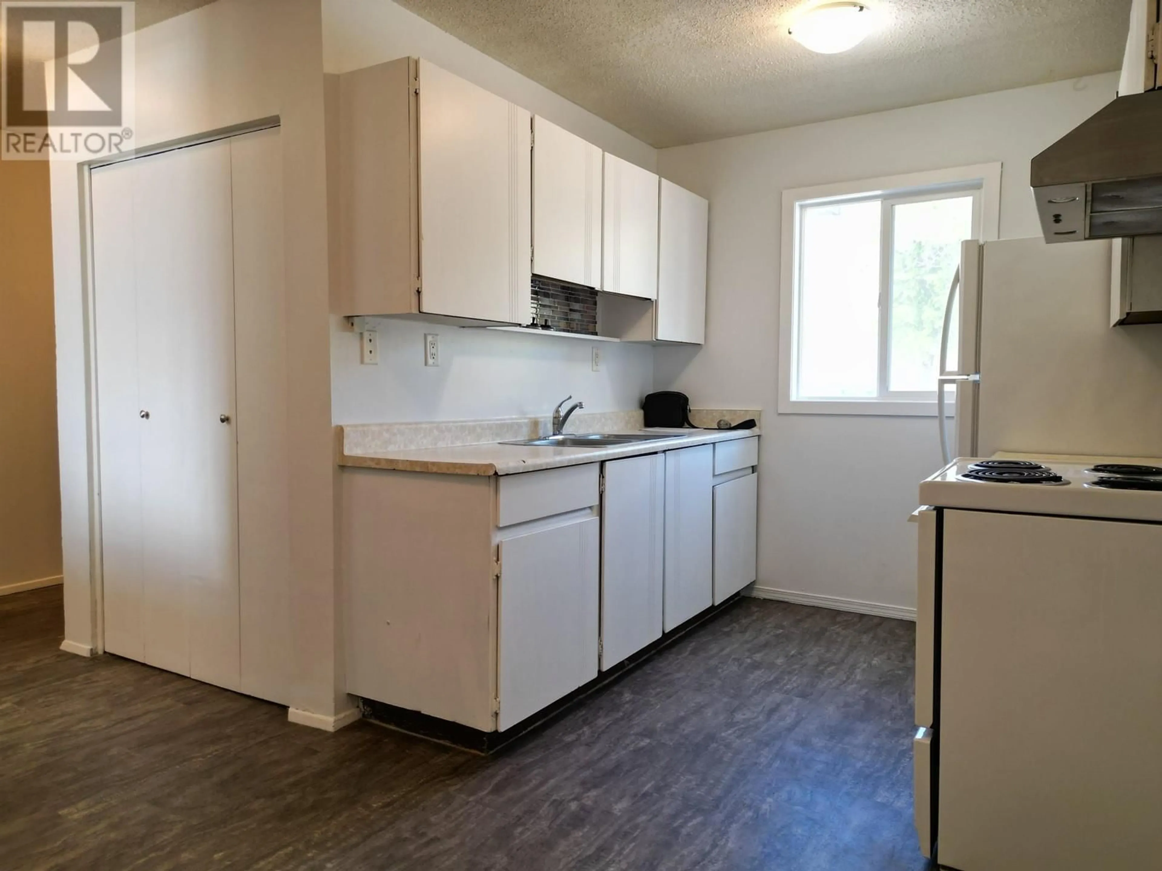 Standard kitchen, wood/laminate floor for 60 - 605 CARSON DRIVE, Williams Lake British Columbia V2G1T2