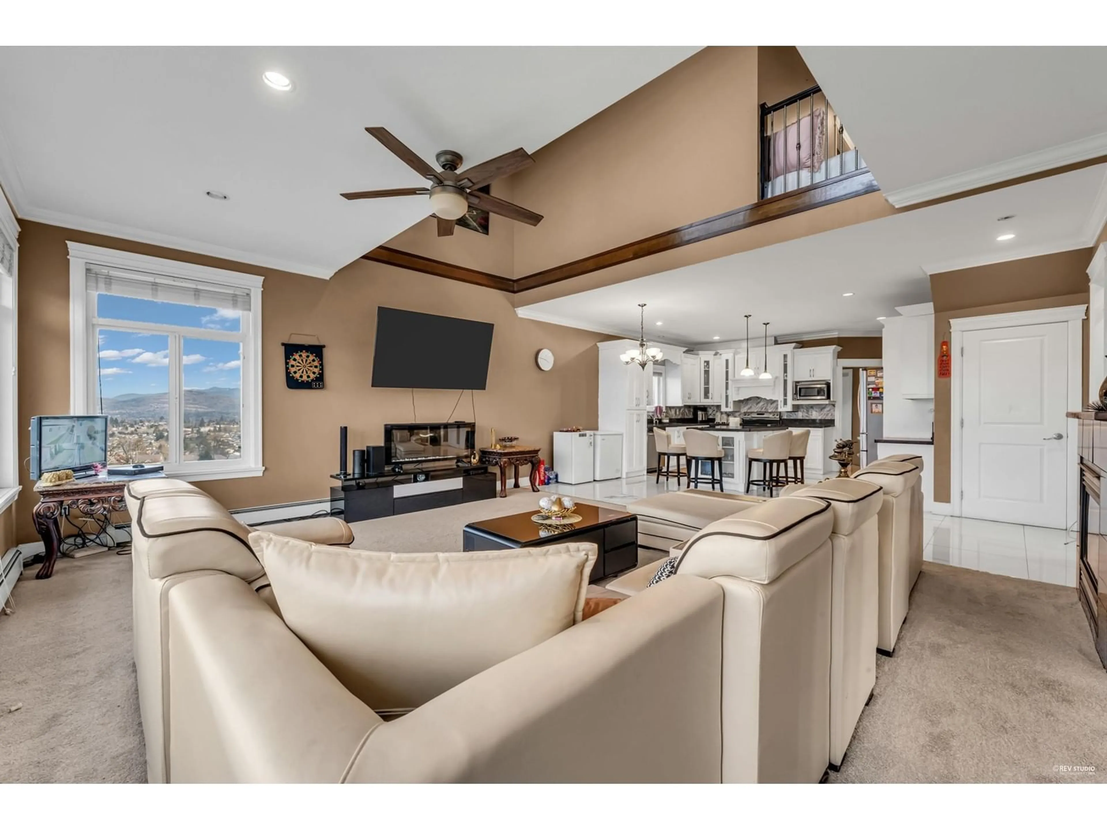 Open concept kitchen, unknown for 3526 THURSTON, Abbotsford British Columbia V2T6Y1