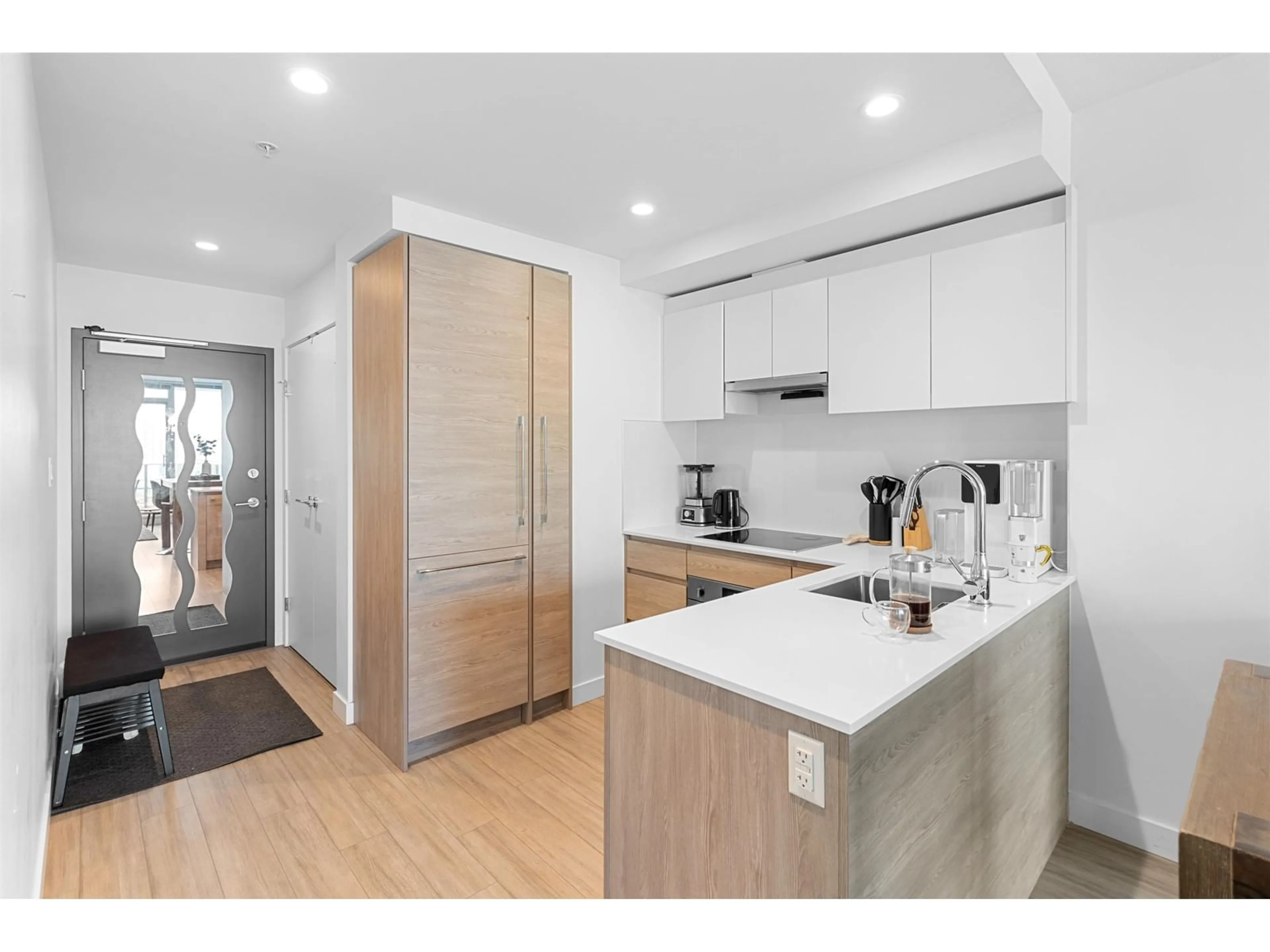 Open concept kitchen, unknown for 2308 - 13615 FRASER, Surrey British Columbia V3T0P7